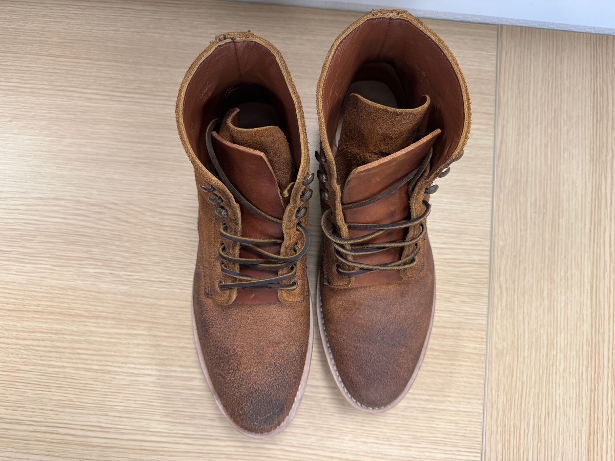 Photo by SlightShoeProblem on December 5, 2025 of the The Urban Wolf Club Colt in Brown Waxed Rough Out.