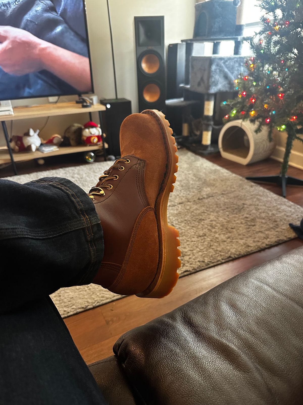 Photo by Bmo052301 on December 7, 2024 of the JK Boots O.T. in Seidel Redwood Oil Tan Roughout.