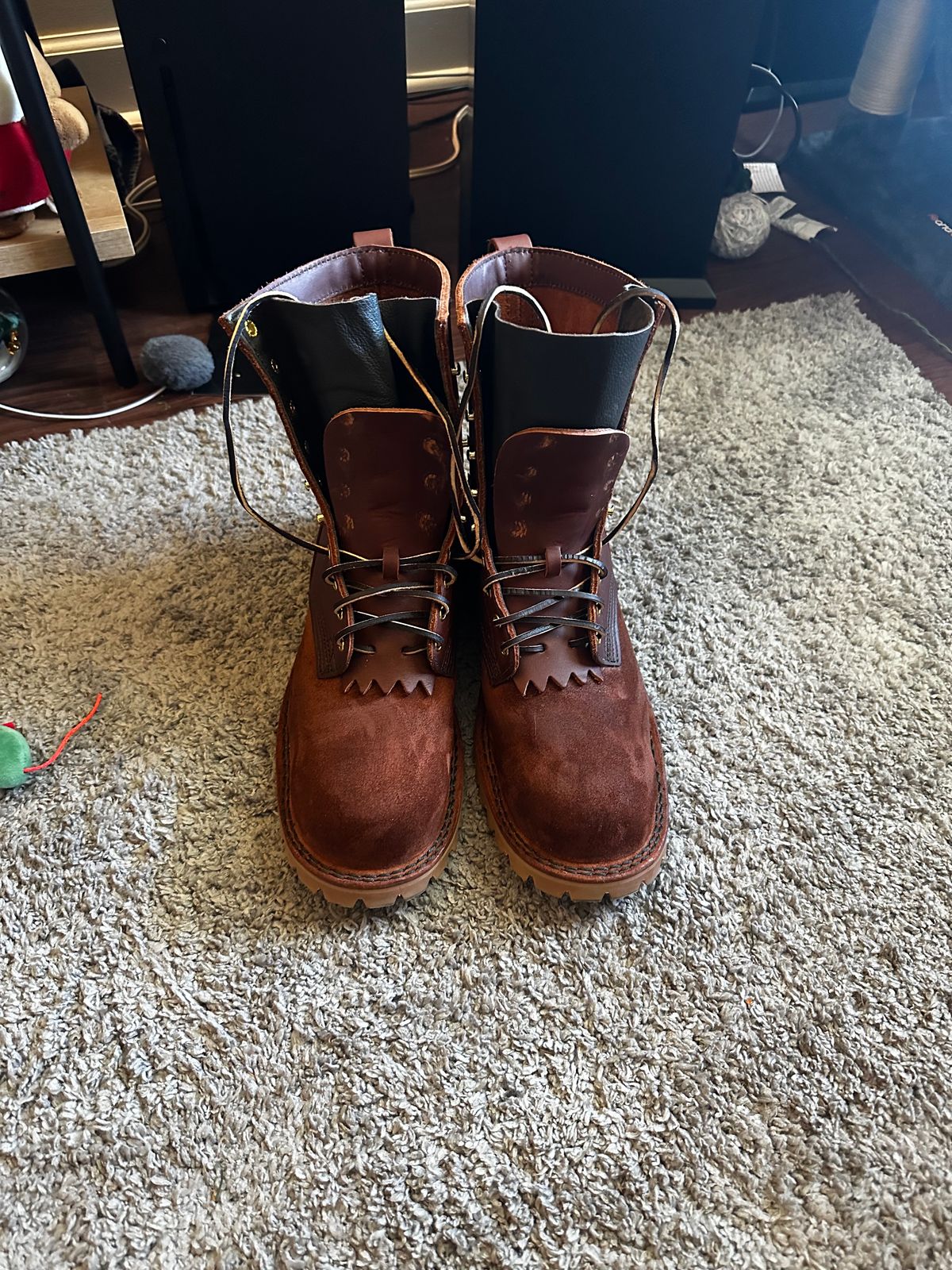 Photo by Bmo052301 on December 8, 2024 of the JK Boots O.T. in Seidel Redwood Oil Tan Roughout.