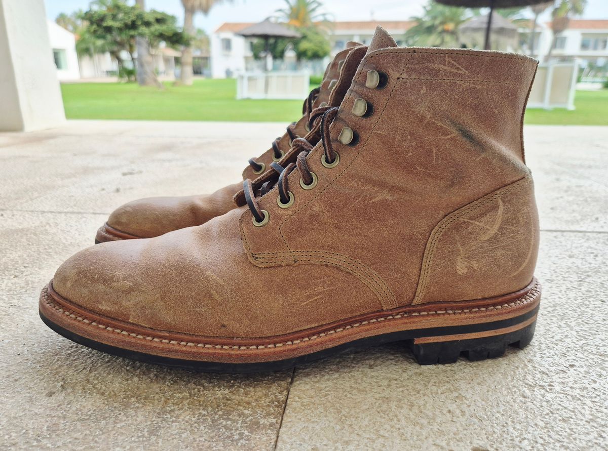 Photo by Slash on November 5, 2025 of the Grant Stone Diesel Boot in C.F. Stead Natural Waxy Commander Suede.