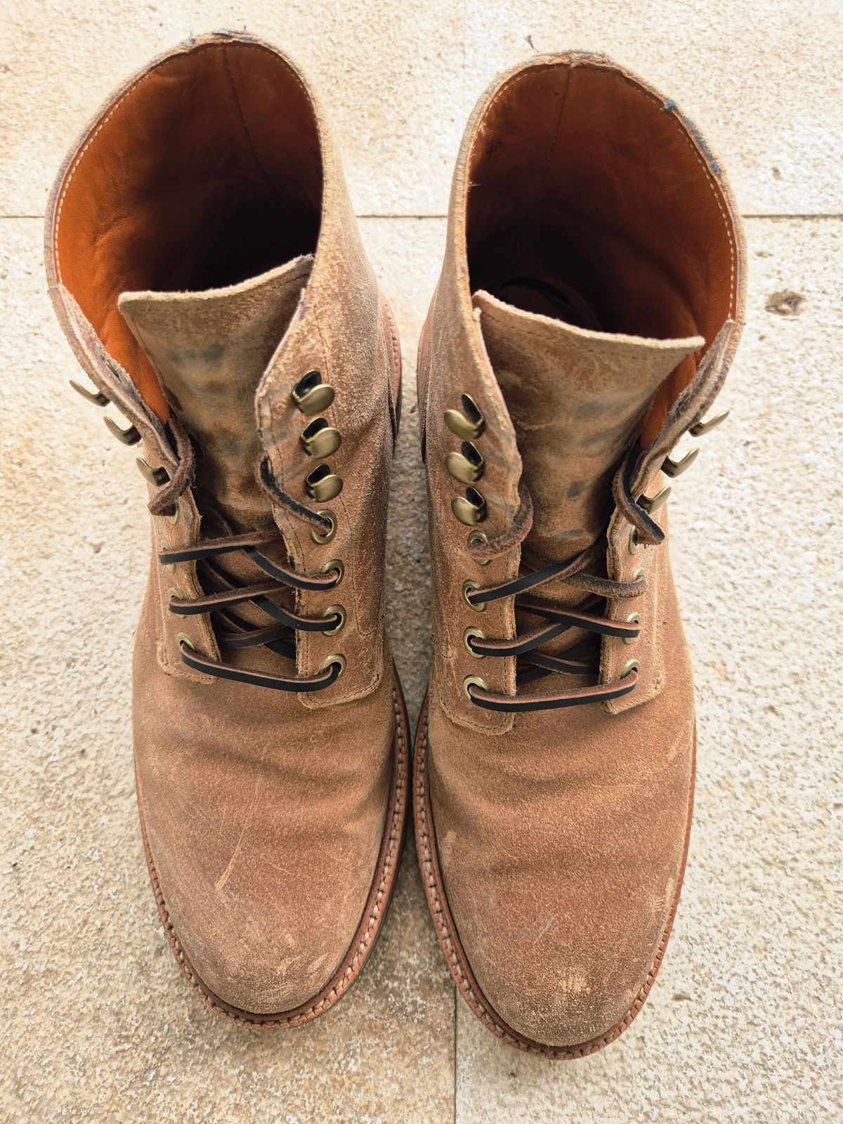 Photo by Slash on November 5, 2025 of the Grant Stone Diesel Boot in C.F. Stead Natural Waxy Commander Suede.