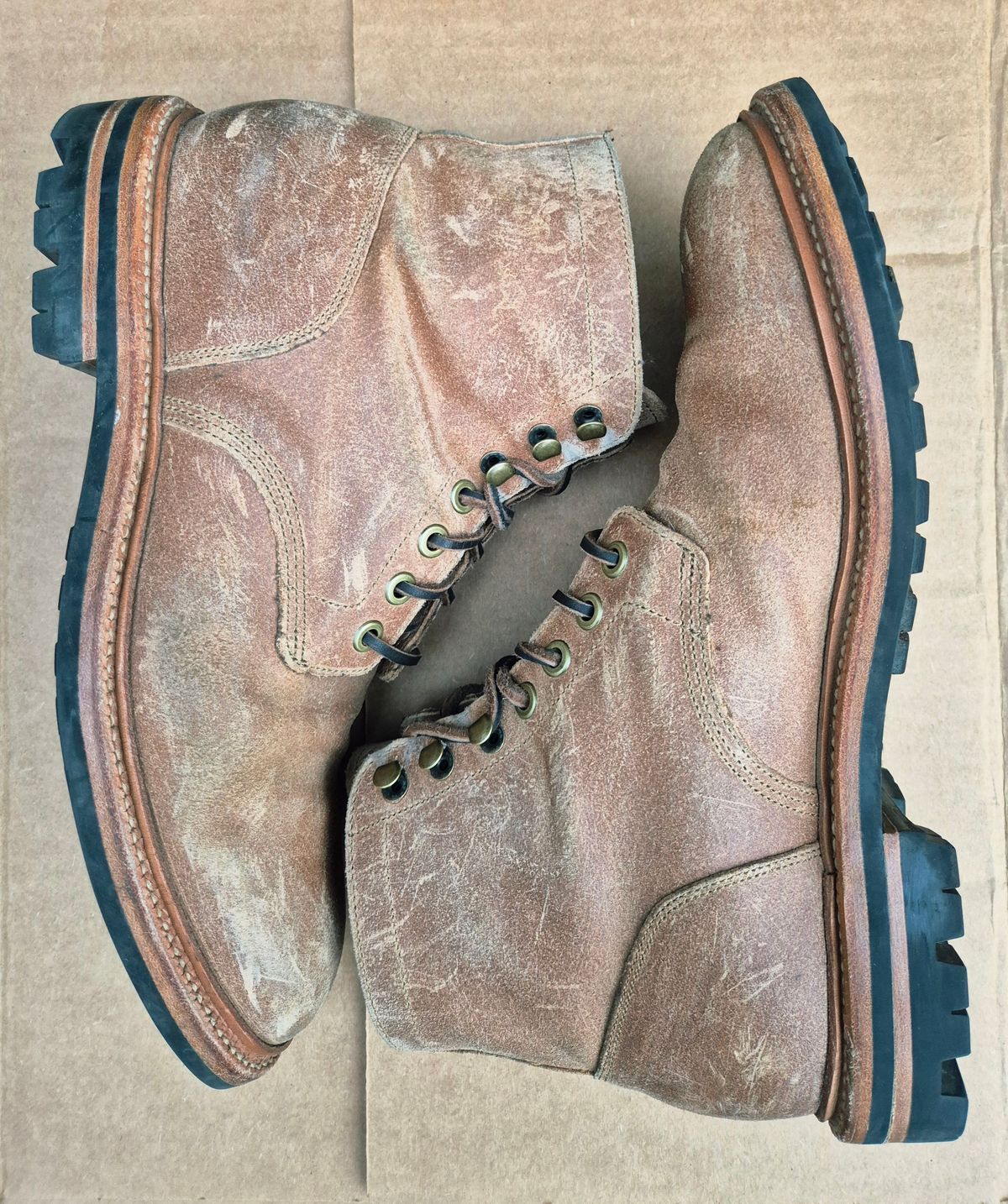 Photo by Slash on December 5, 2025 of the Grant Stone Diesel Boot in C.F. Stead Natural Waxy Commander Suede.