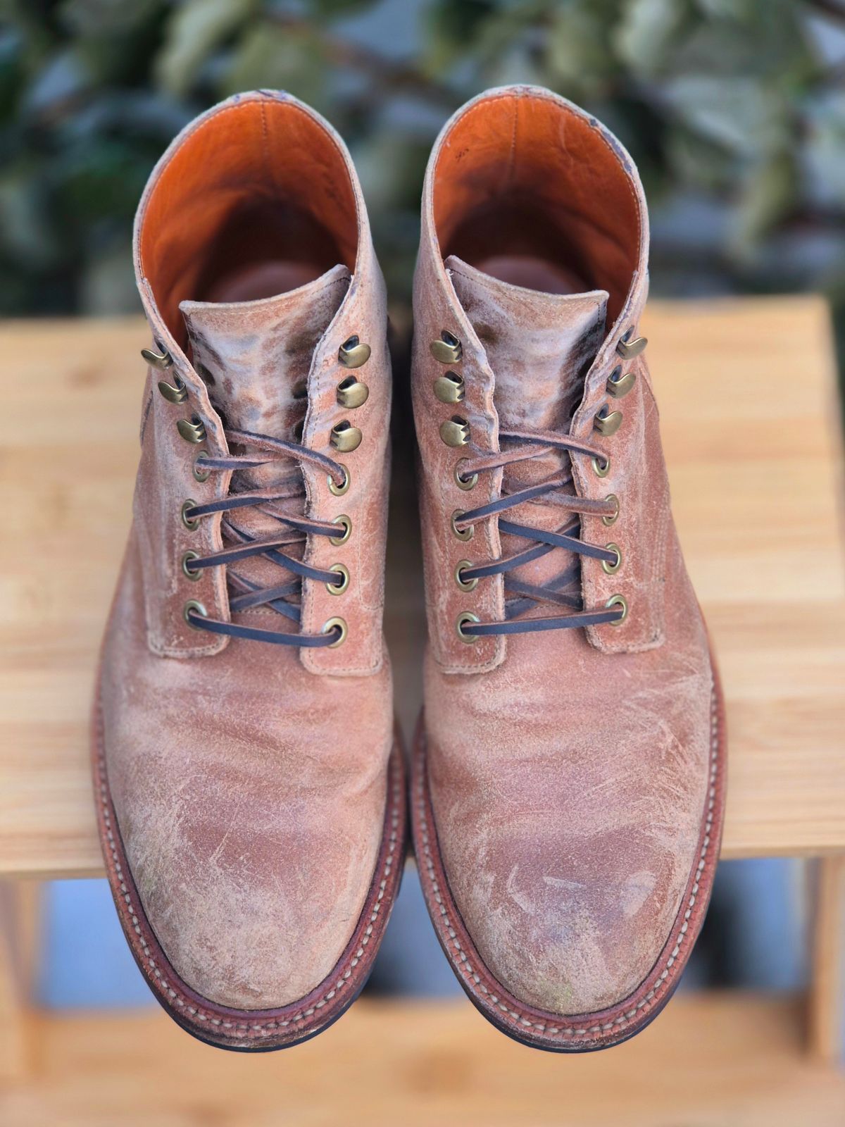 Photo by Slash on January 4, 2026 of the Grant Stone Diesel Boot in C.F. Stead Natural Waxy Commander Suede.