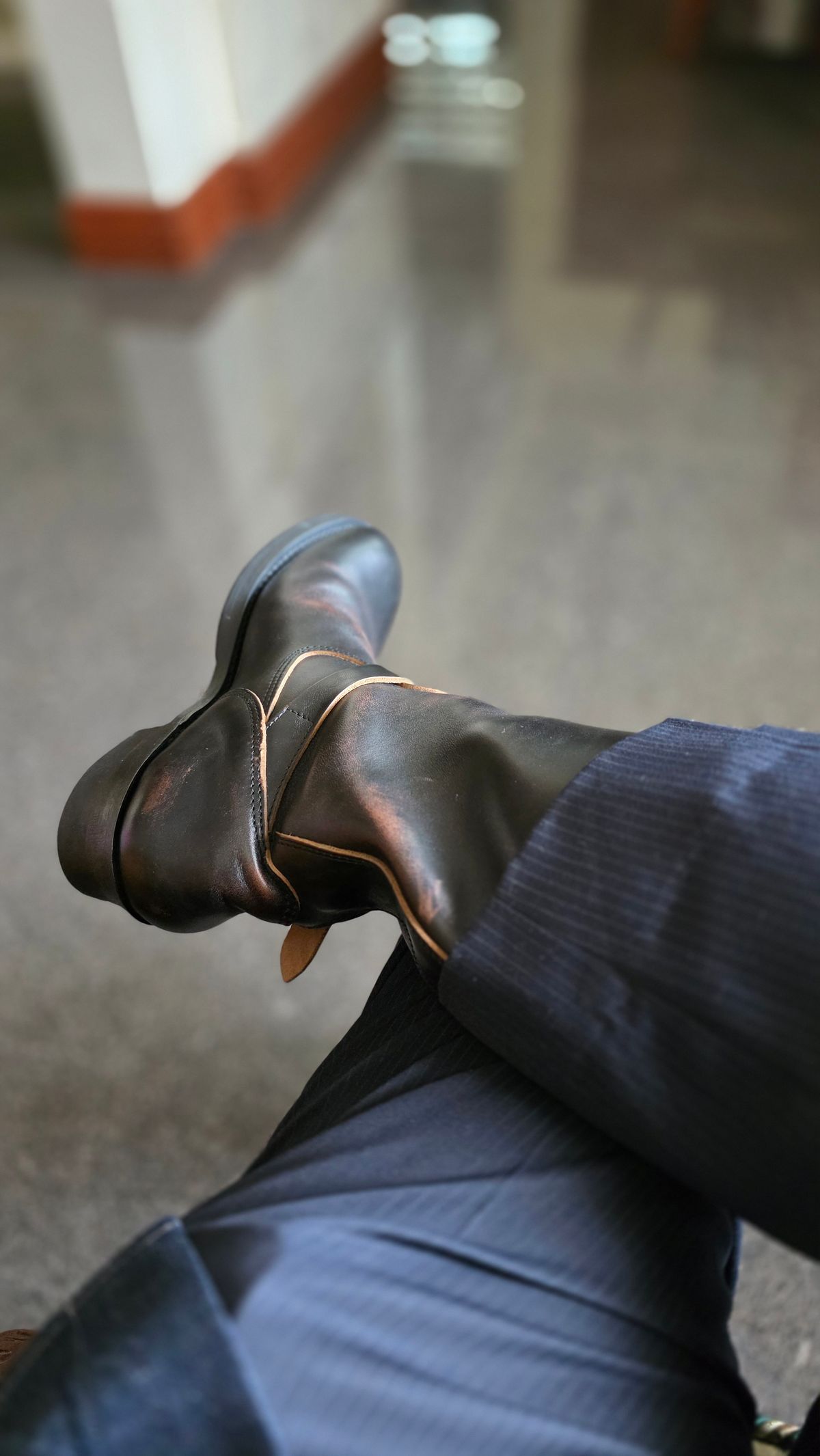 Photo by CarloSyempre on April 9, 2026 of the Attractions BILTBUCK Lot 444 in Black Italian Horsebutt.