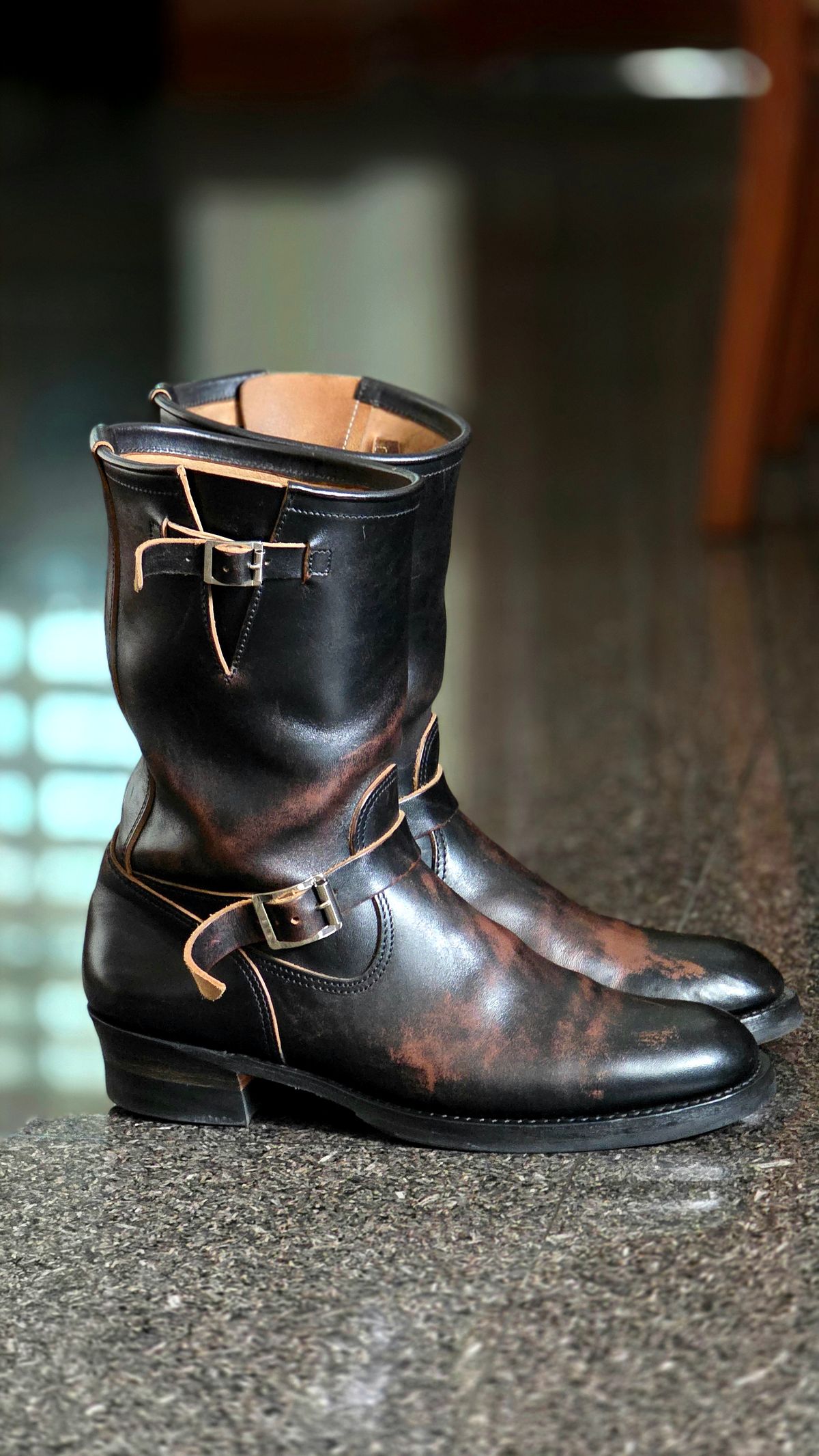 Photo by CarloSyempre on April 19, 2026 of the Attractions BILTBUCK Lot 444 in Black Italian Horsebutt.