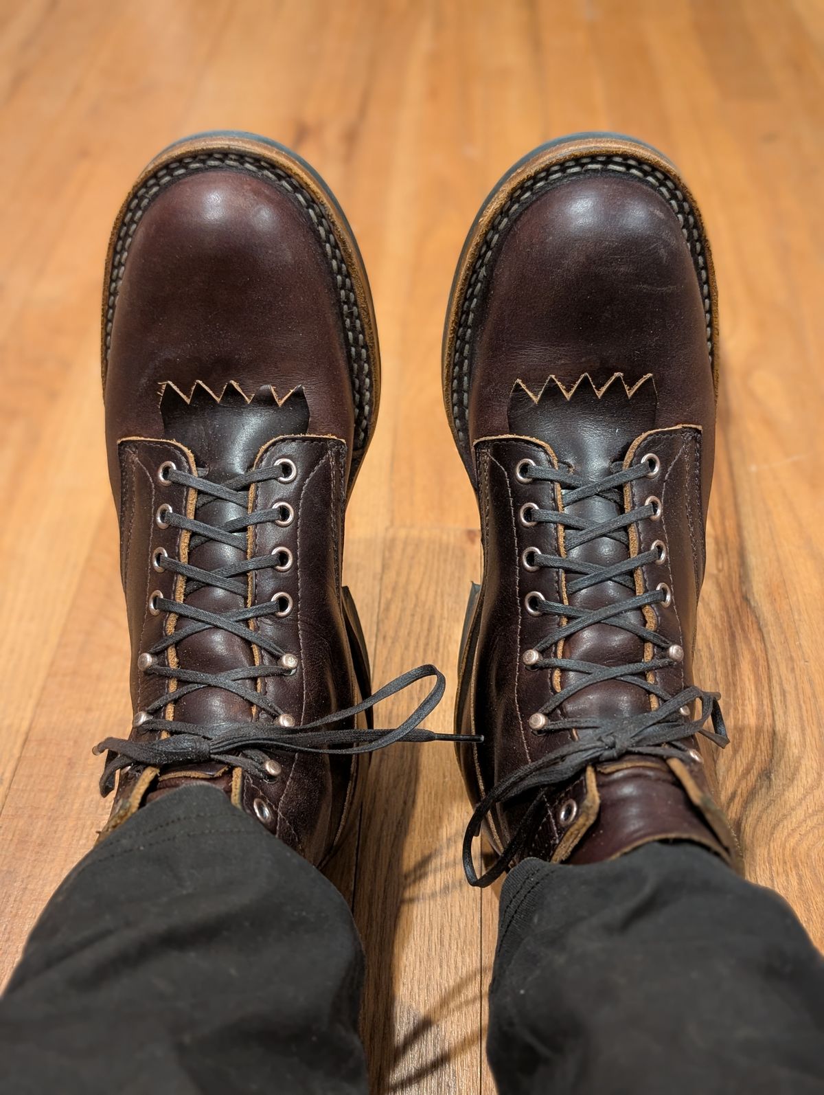 Photo by TheOneRoad on November 21, 2025 of the White's C350 Cruiser in Seidel Brown Double Shot.