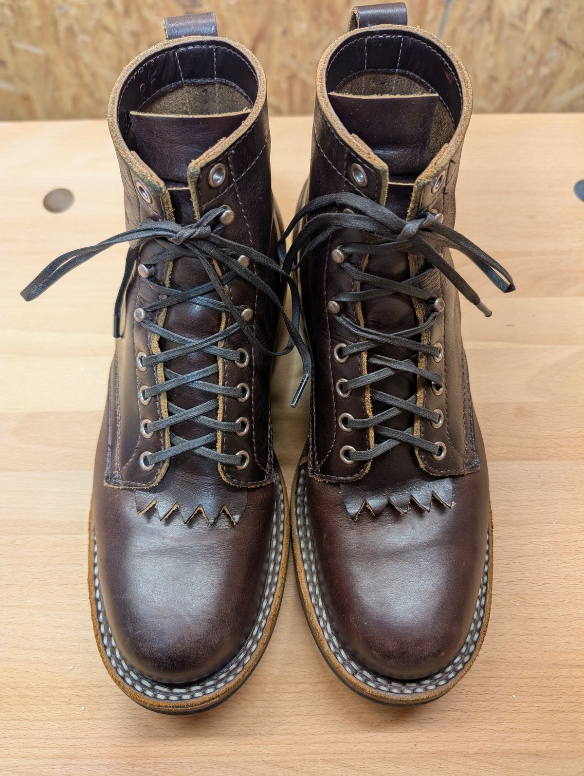 Photo by TheOneRoad on November 28, 2025 of the White's C350 Cruiser in Seidel Brown Double Shot.