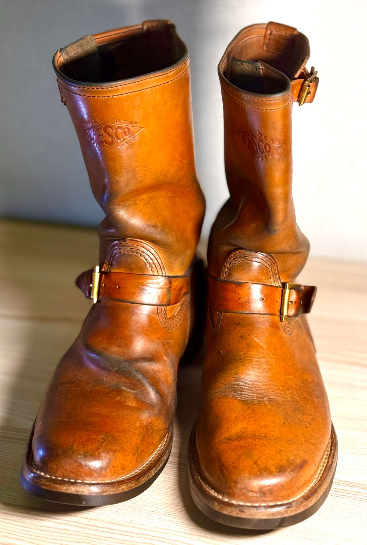 Photo by tgetzen on March 5, 2025 of the Wesco Mister Lou in Maryam Natural Horsebutt.