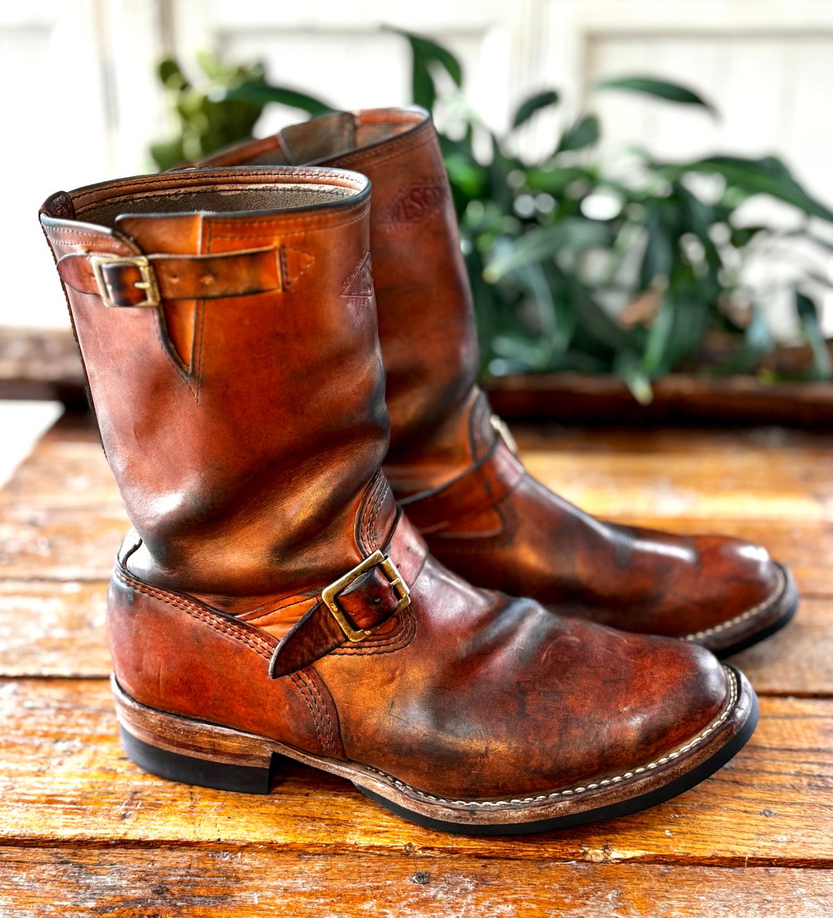 Photo by tgetzen on April 5, 2025 of the Wesco Mister Lou in Maryam Natural Horsebutt.
