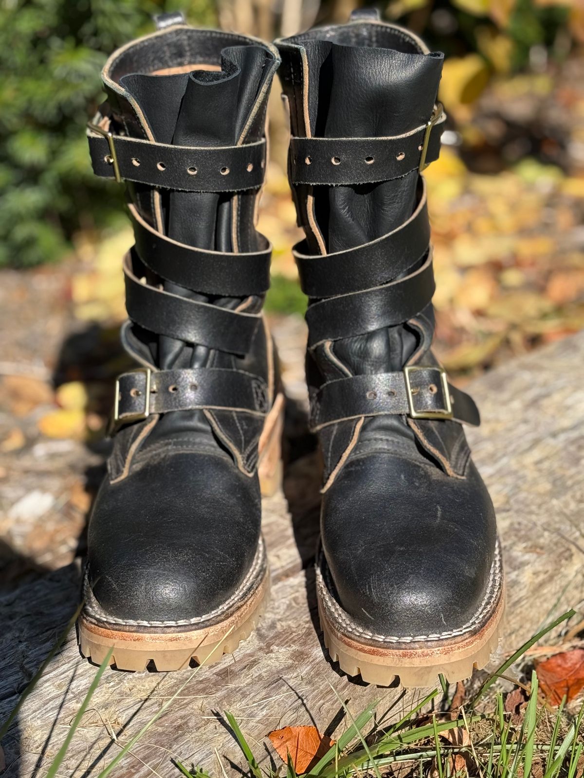 Photo by tgetzen on November 2, 2025 of the Nicks TankerPro in Horween Black Waxed Flesh.