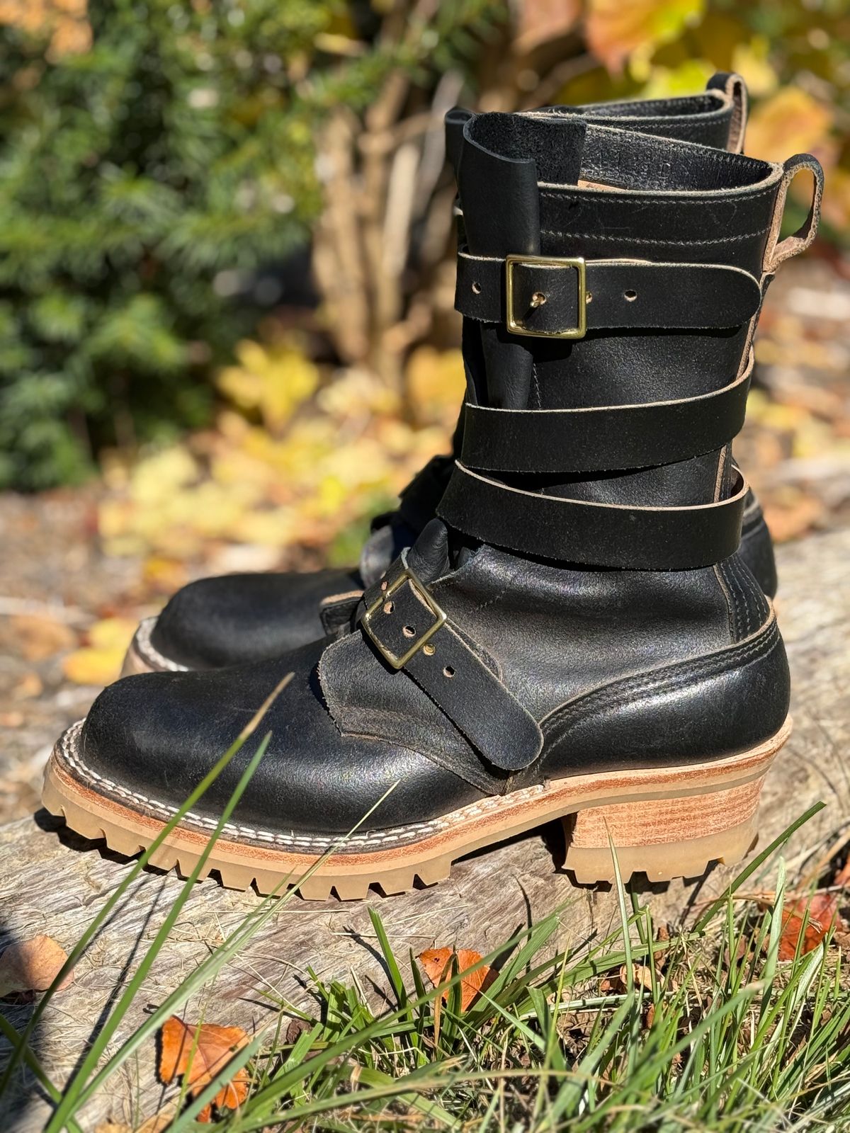 Photo by tgetzen on November 2, 2025 of the Nicks TankerPro in Horween Black Waxed Flesh.