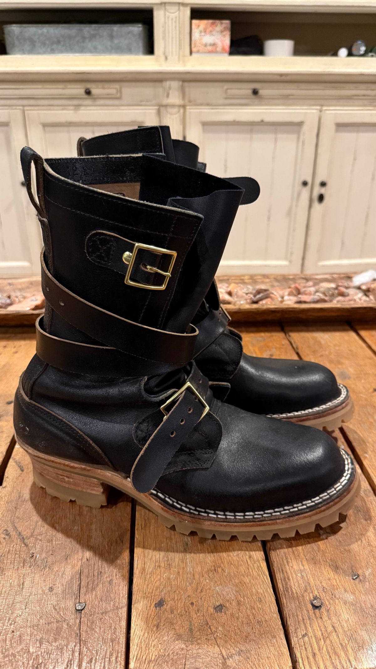 Photo by tgetzen on January 6, 2026 of the Nicks TankerPro in Horween Black Waxed Flesh.