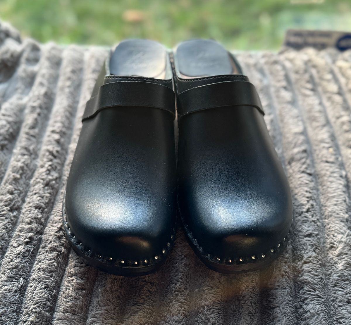 Photo by tgetzen on October 5, 2025 of the Troentorp DaVinci Black Brown Wood in Black Leather.