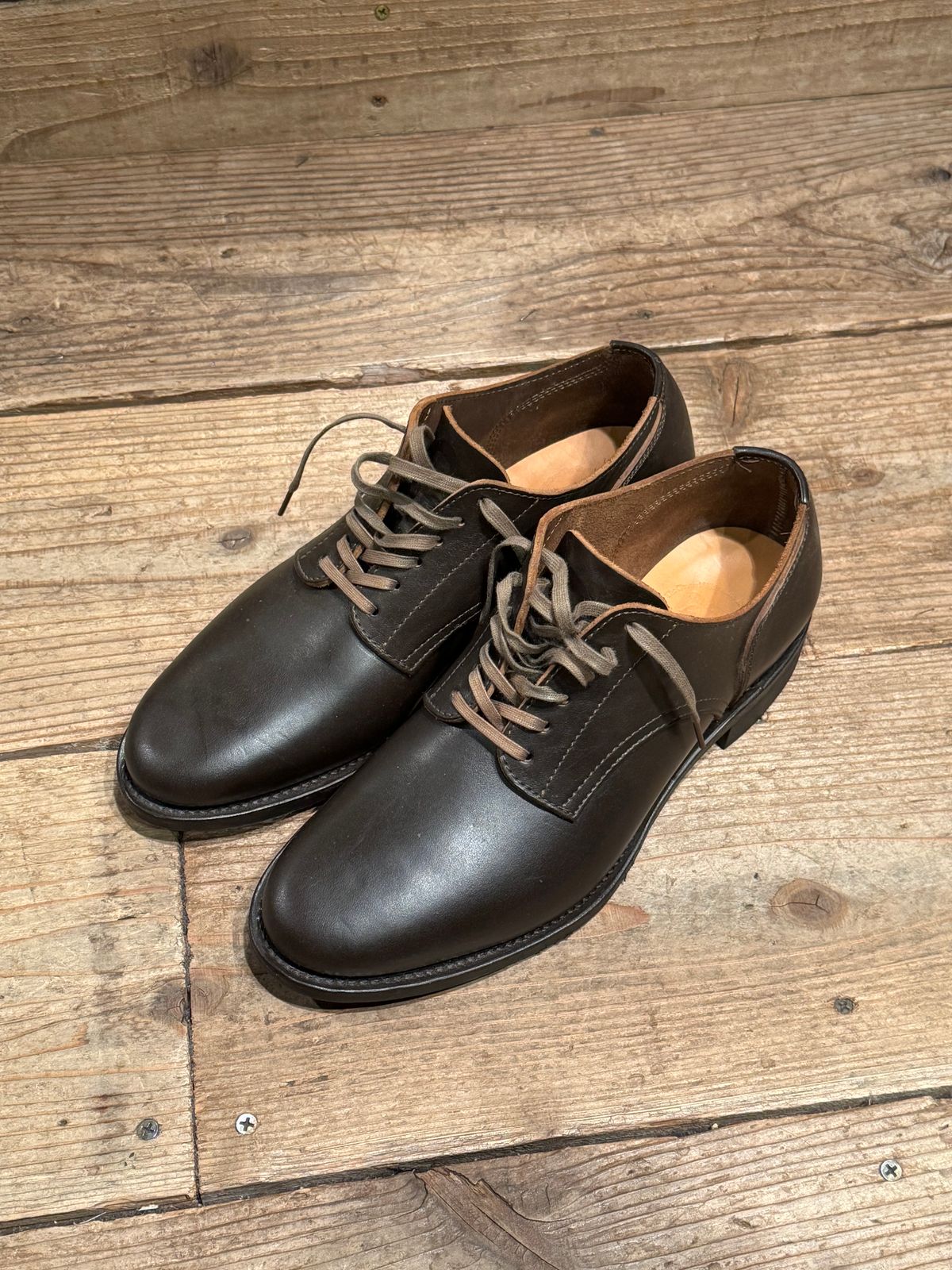 Photo by kubinice on February 21, 2024 of the Makers Horse Single in Maryam Dark Brown Horsebutt.