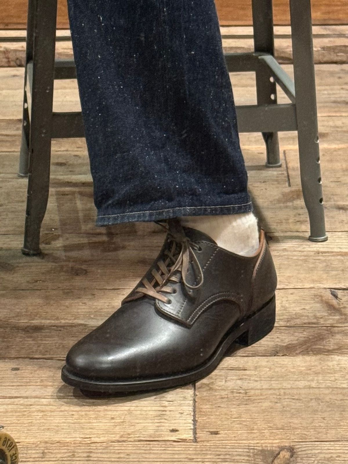 Photo by kubinice on February 21, 2024 of the Makers Horse Single in Maryam Dark Brown Horsebutt.