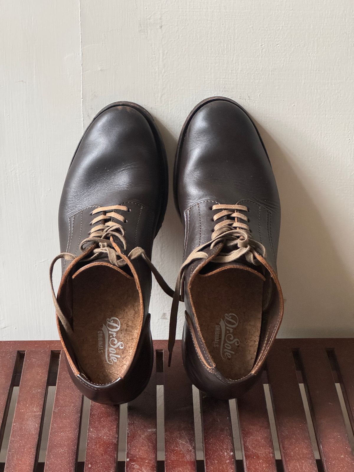 Photo by kubinice on December 3, 2024 of the Makers Horse Single in Maryam Dark Brown Horsebutt.