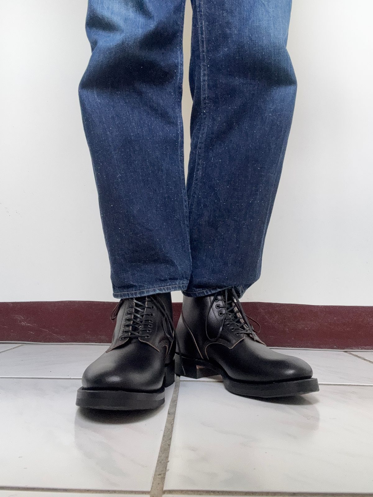 Photo by kubinice on August 30, 2025 of the Viberg N1 in Horween Black Waxed Flesh.