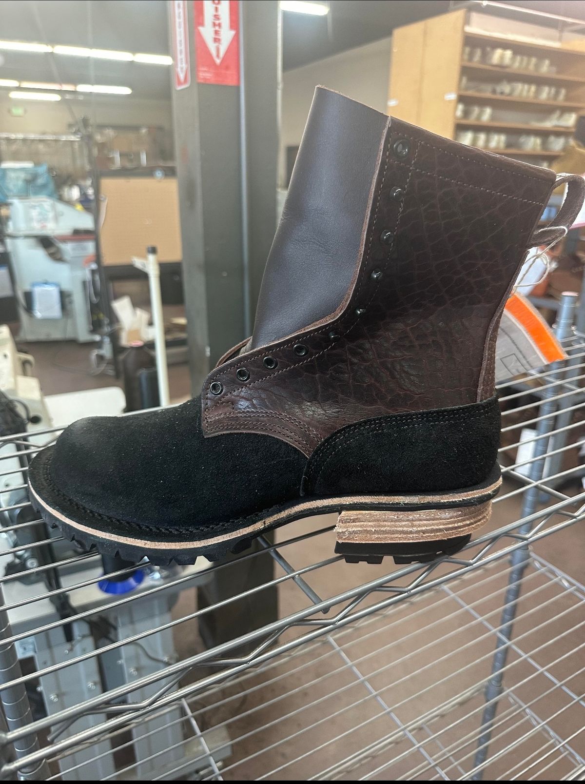 Photo by Ankle333 on September 4, 2024 of the Nicks MTO in Law Tanning Black Roughout Shruken Bison & Law Tanning Walnut Smooth Shruken Bison.