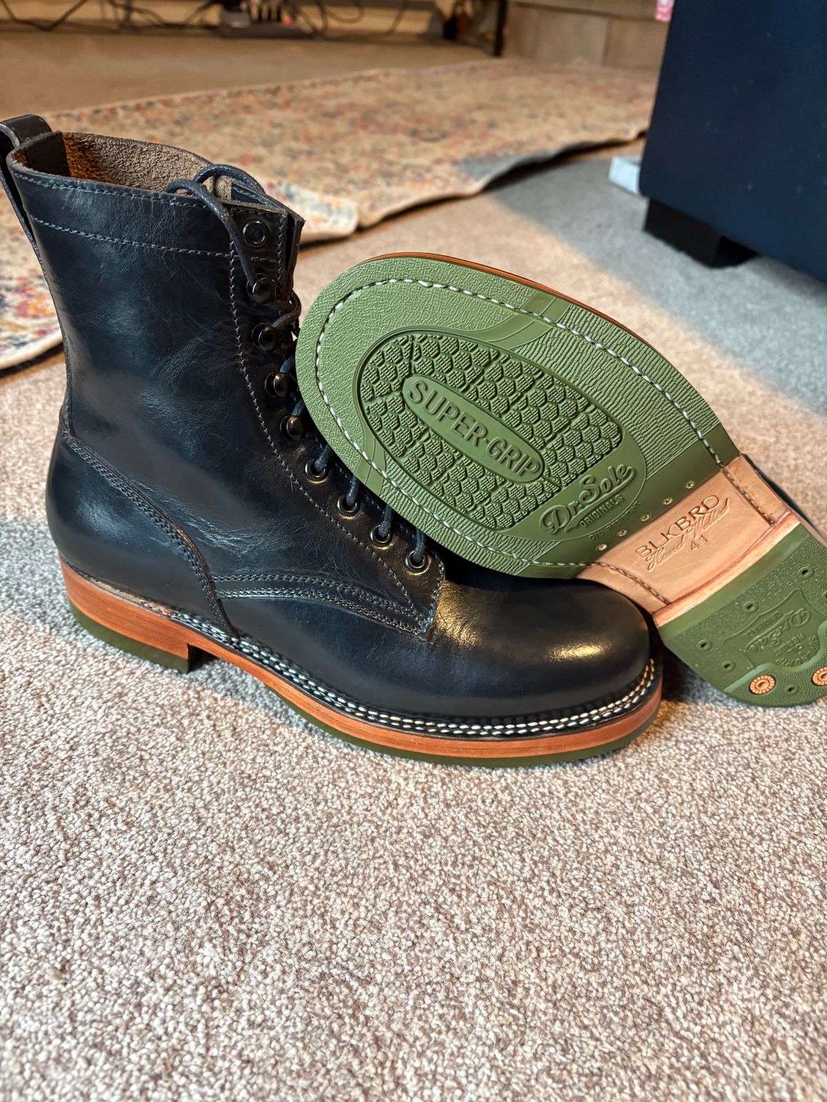 Photo by glddstgpsy on December 22, 2025 of the Blkbrd Shoemaker Dakota Logger in Horween Black Chromexcel.