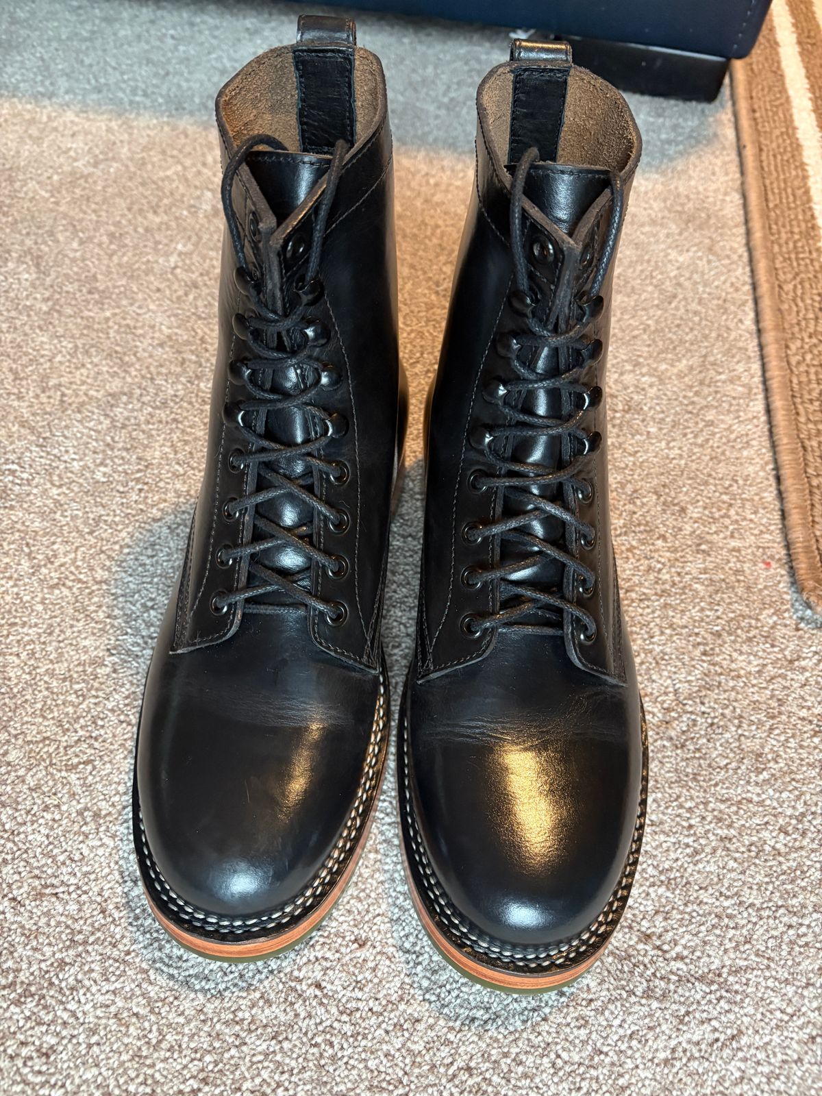 Photo by glddstgpsy on December 22, 2025 of the Blkbrd Shoemaker Dakota Logger in Horween Black Chromexcel.