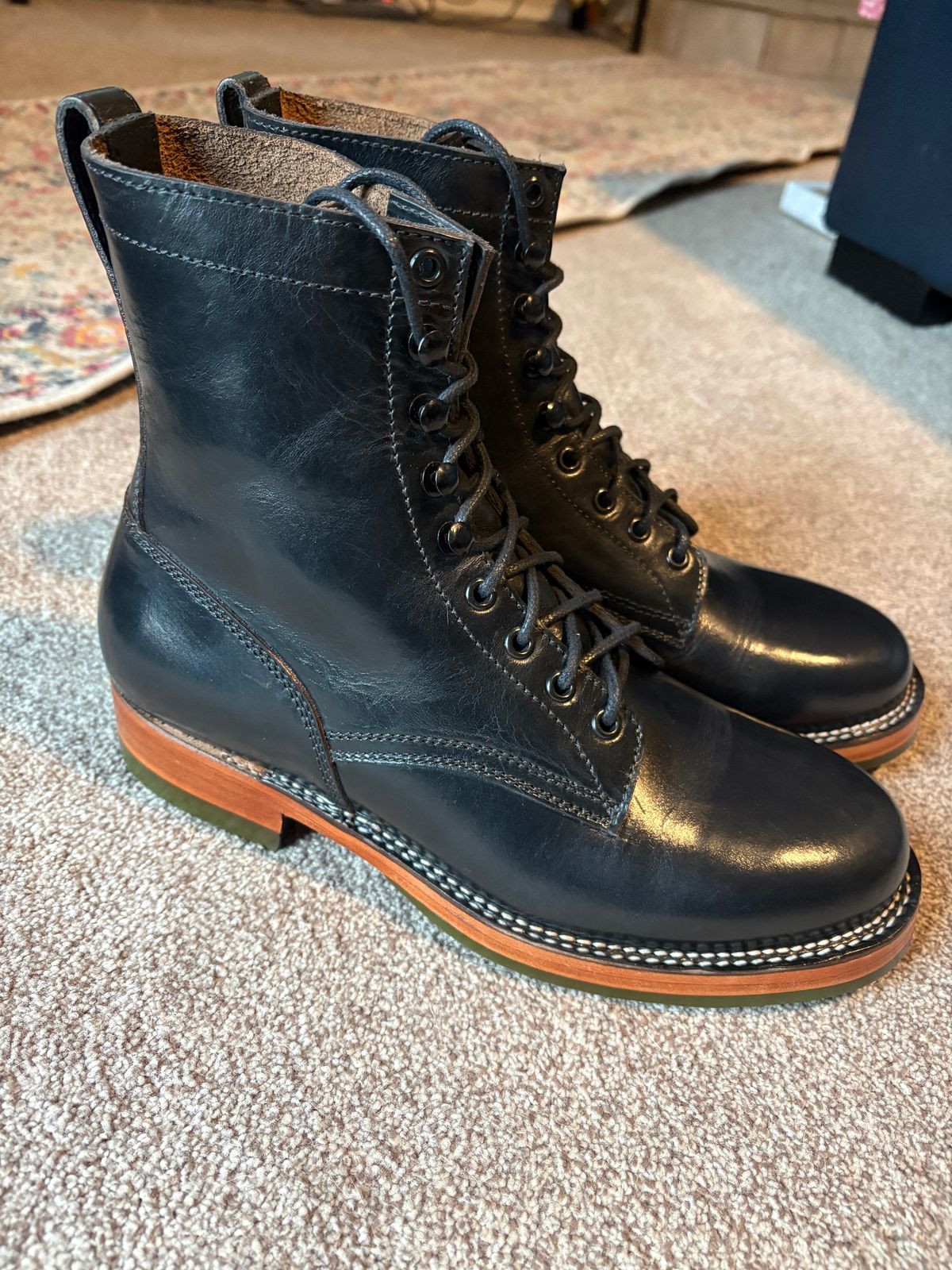 Photo by glddstgpsy on December 22, 2025 of the Blkbrd Shoemaker Dakota Logger in Horween Black Chromexcel.