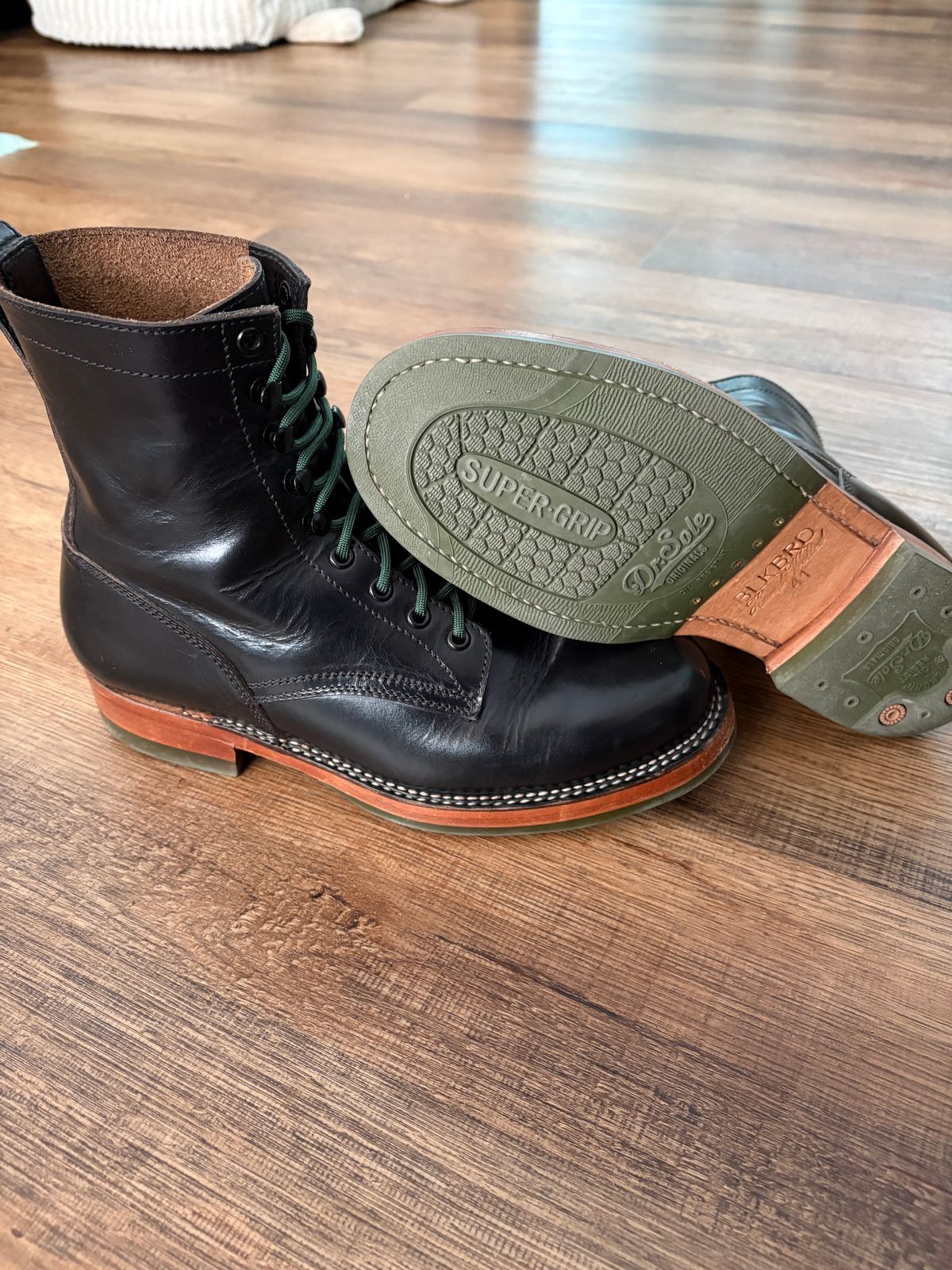 Photo by glddstgpsy on March 16, 2026 of the Blkbrd Shoemaker Dakota Logger in Horween Black Chromexcel.