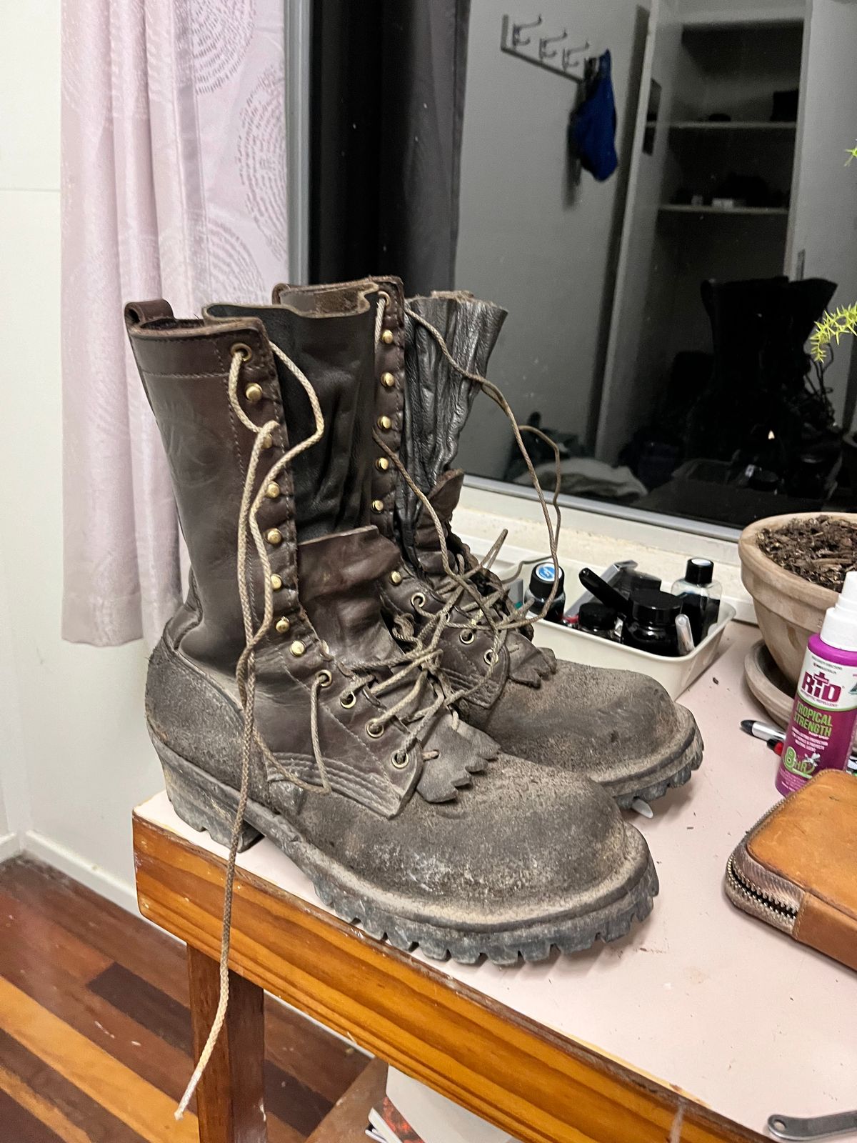 Photo by quixoticelixer on May 22, 2024 of the JK Boots Superduty in JK Boots / Brown.