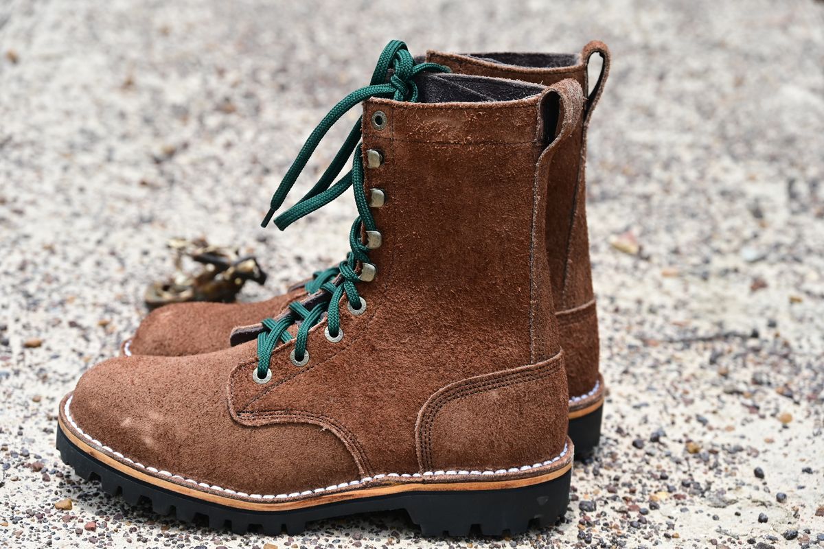 Photo by quixoticelixer on December 15, 2025 of the Jim Green Custom Model in African Buffalo Skin.