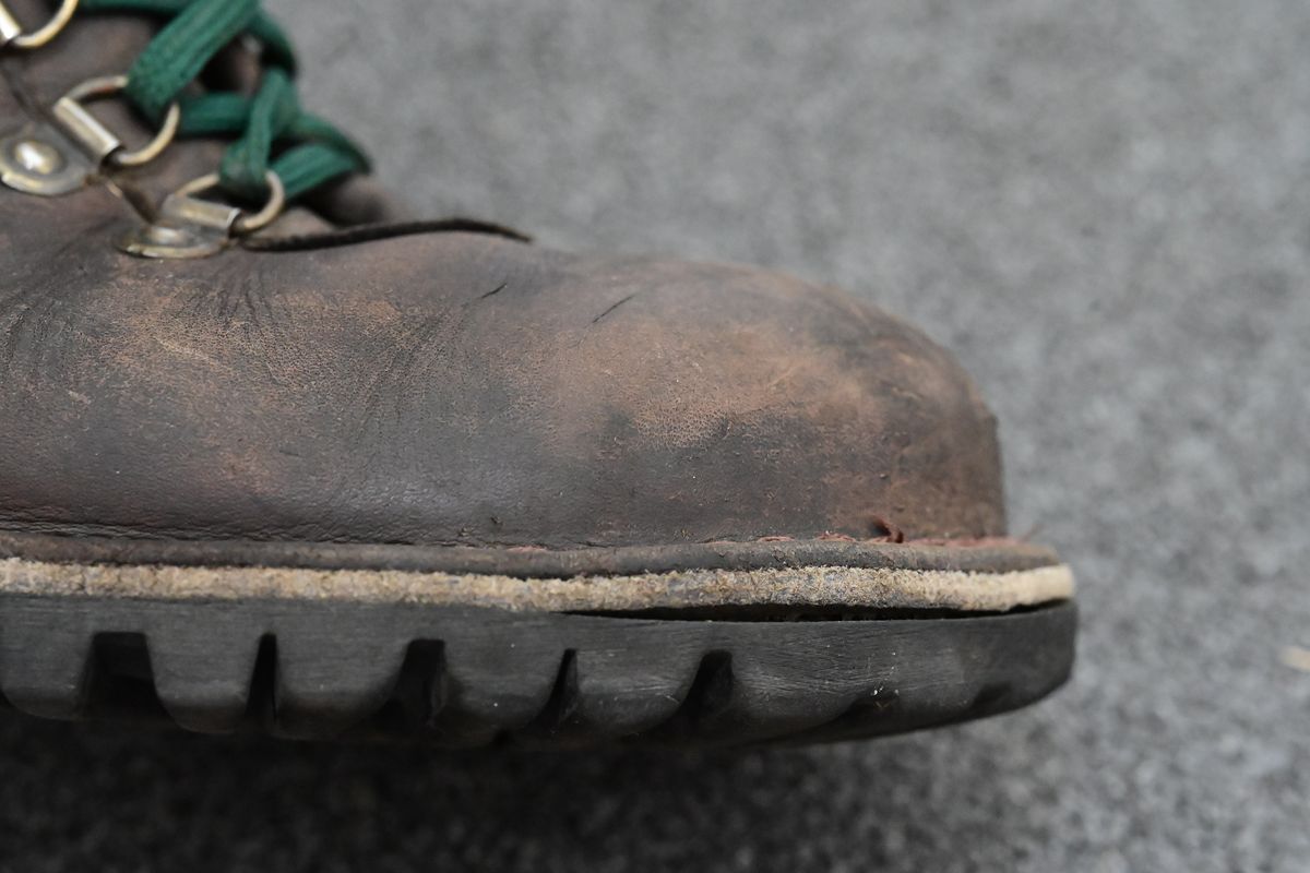 Photo by quixoticelixer on February 21, 2026 of the Jim Green Razorback in Brown Full Grain.