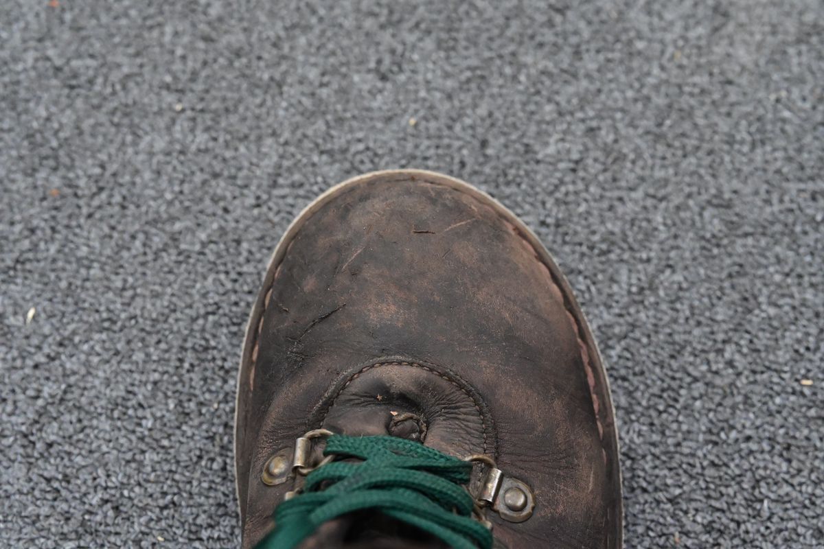 Photo by quixoticelixer on February 21, 2026 of the Jim Green Razorback in Brown Full Grain.