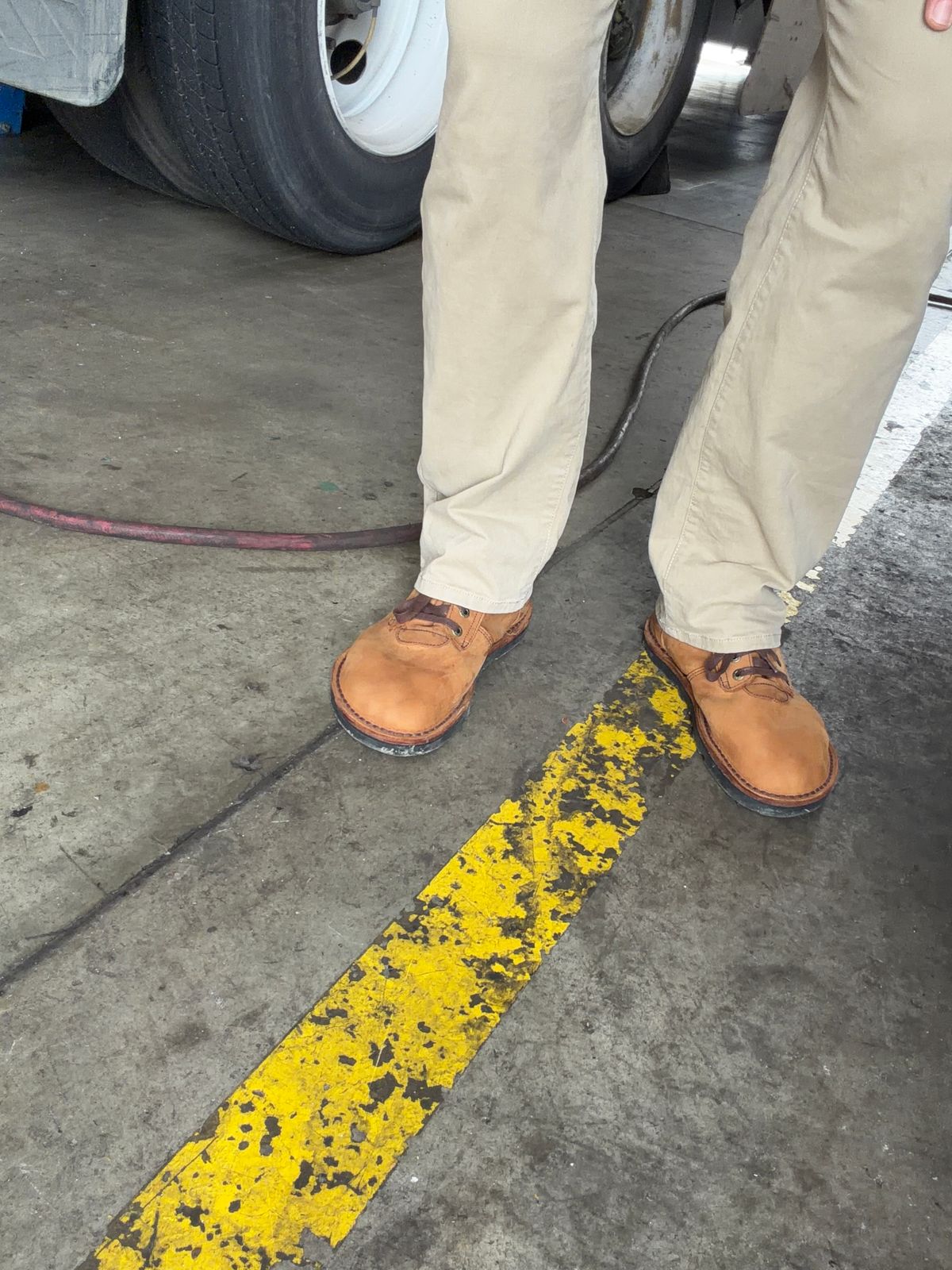 Photo by vaniller_thriller on May 21, 2026 of the Jim Green African Ranger Barefoot Boot in Fudge Crazy Horse.