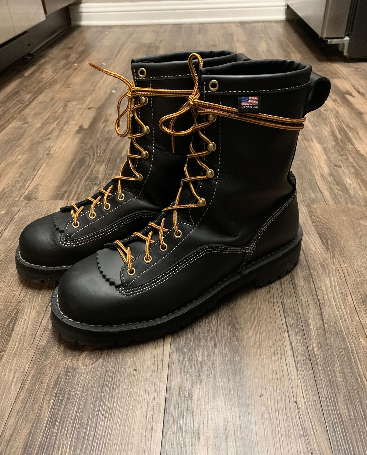 Photo by AThousandAcres on October 14, 2024 of the Danner Super Rain Forest in ‘Super Rain Forest’ Leather Black.