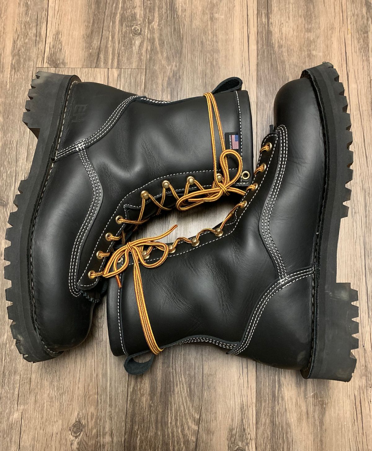 Photo by AThousandAcres on October 14, 2024 of the Danner Super Rain Forest in ‘Super Rain Forest’ Leather Black.