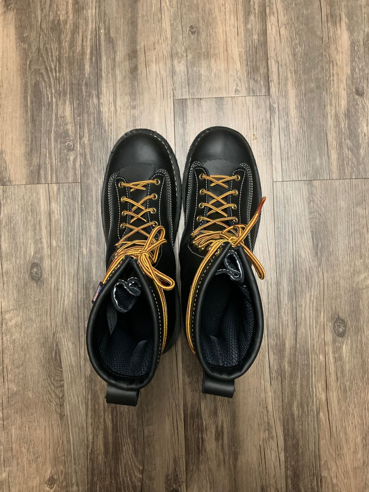 Photo by AThousandAcres on October 14, 2024 of the Danner Super Rain Forest in ‘Super Rain Forest’ Leather Black.