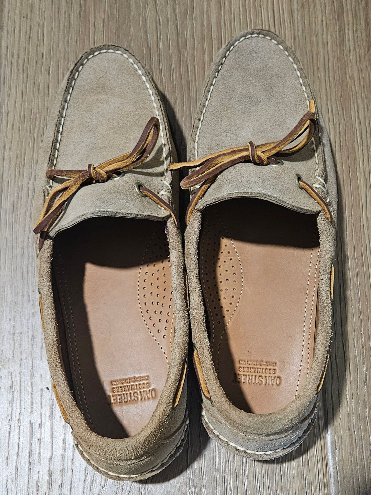 Photo by Adam_C on May 27, 2025 of the Oak Street Bootmakers Camp Moc in Horween Natural Chromexcel Roughout.
