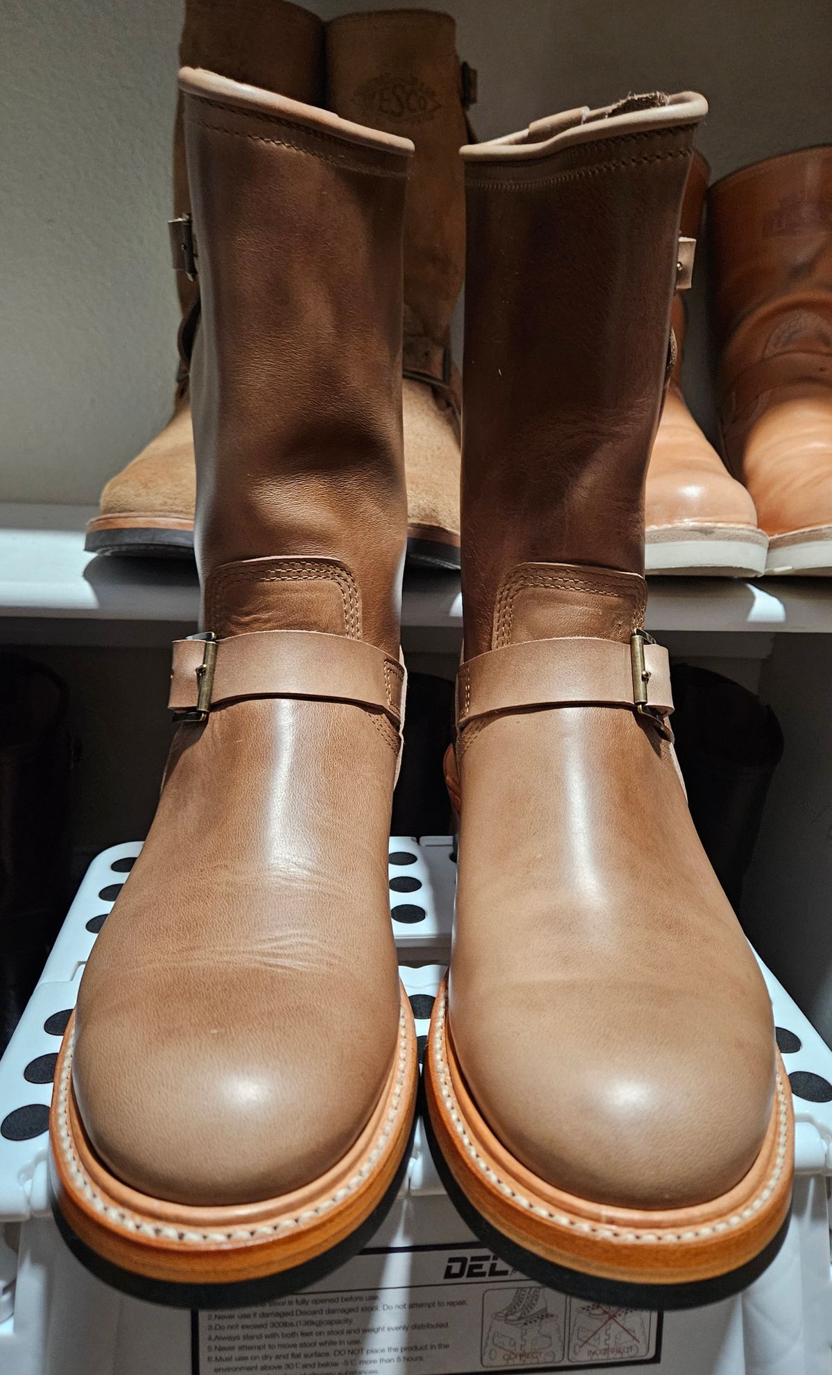 Photo by Adam_C on May 24, 2025 of the John Lofgren Wabash Engineer Boots in Horween Natural Chromexcel.
