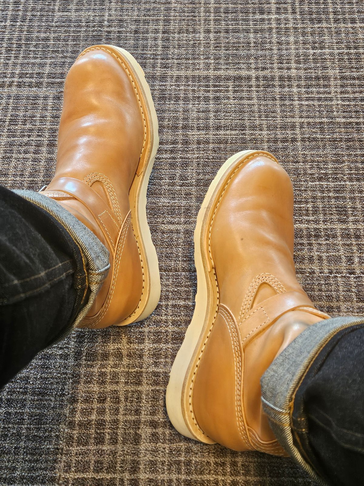 Photo by Adam_C on May 20, 2025 of the Wesco The Shop N.H. Short Stack Natural Veg Tanned Horsehide Boss Engineer Boot in Italian Natural Veg Tanned Horse.