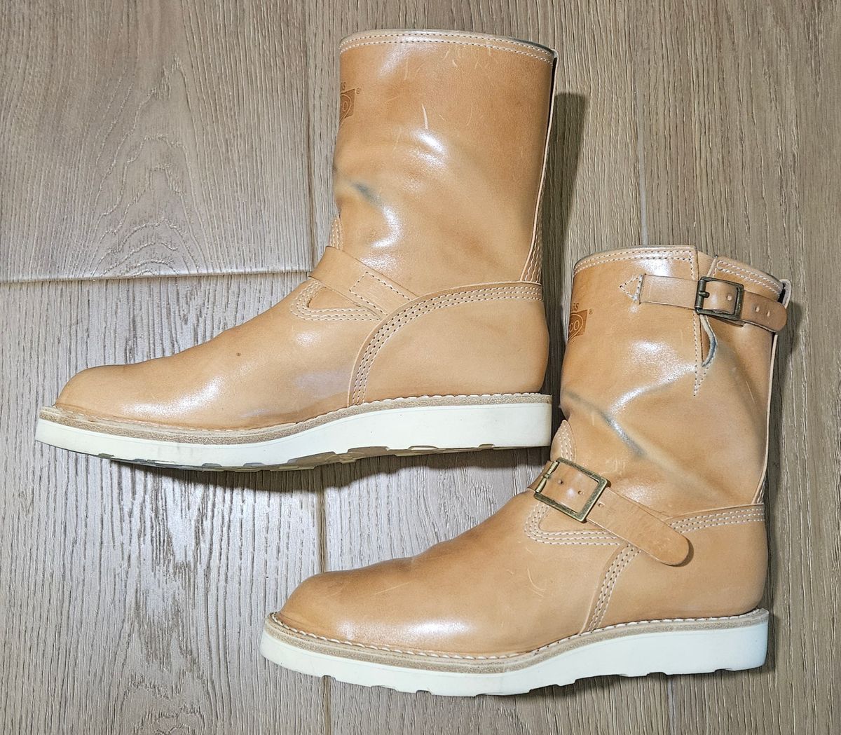Photo by Adam_C on May 20, 2025 of the Wesco The Shop N.H. Short Stack Natural Veg Tanned Horsehide Boss Engineer Boot in Italian Natural Veg Tanned Horse.