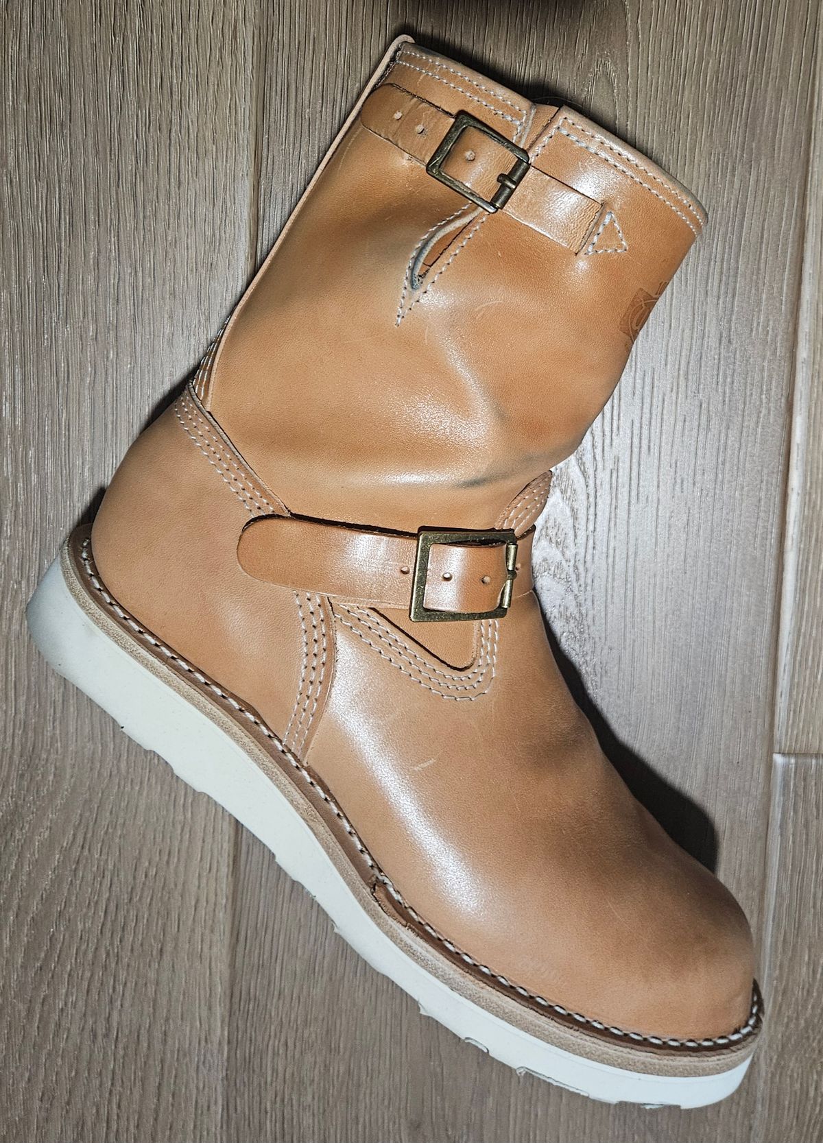 Photo by Adam_C on May 20, 2025 of the Wesco The Shop N.H. Short Stack Natural Veg Tanned Horsehide Boss Engineer Boot in Italian Natural Veg Tanned Horse.
