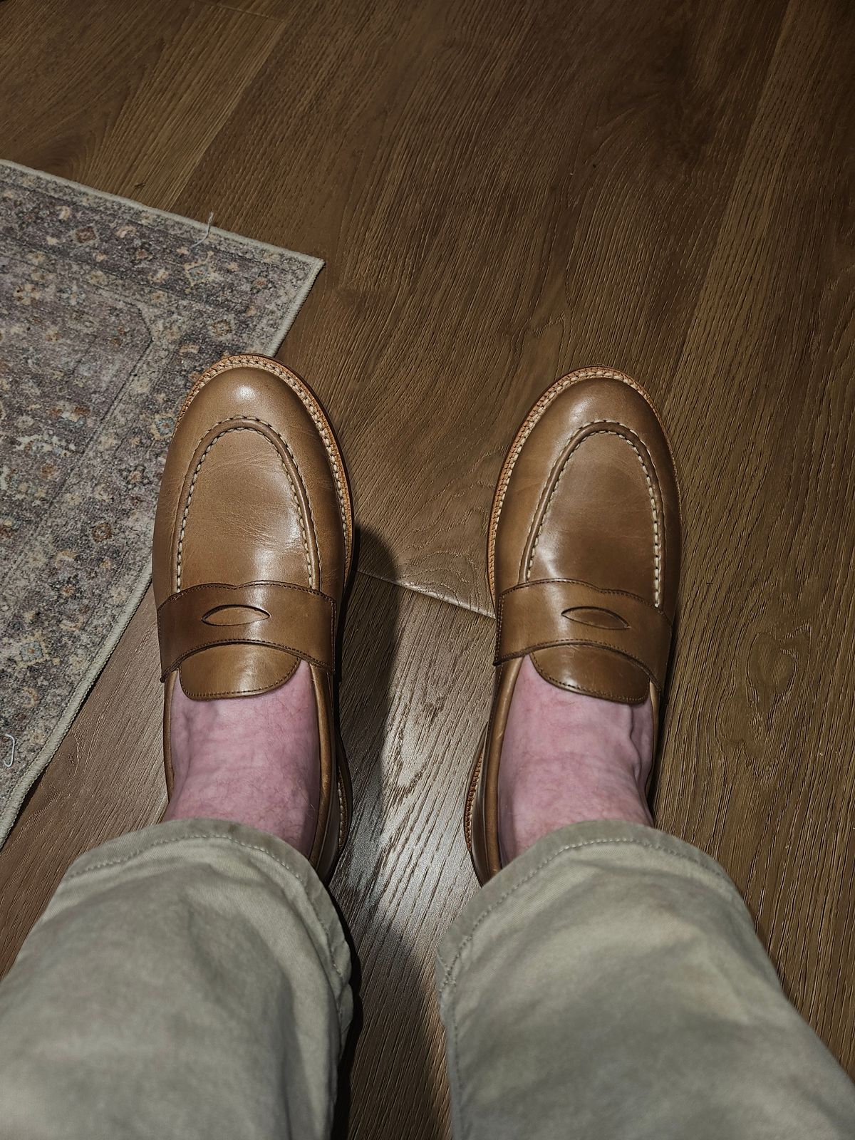 Photo by Adam_C on May 4, 2026 of the Grant Stone Traveler Penny in Horween Dune Chromexcel.
