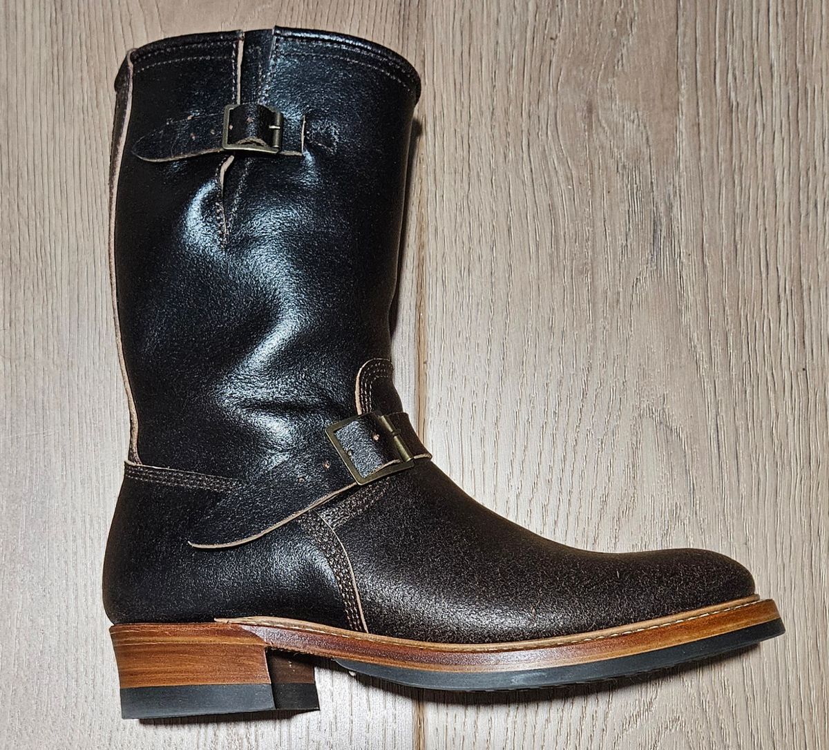 Photo by Adam_C on May 21, 2025 of the John Lofgren Wabash Engineer Boots in Horween Dark Brown Waxed Flesh.