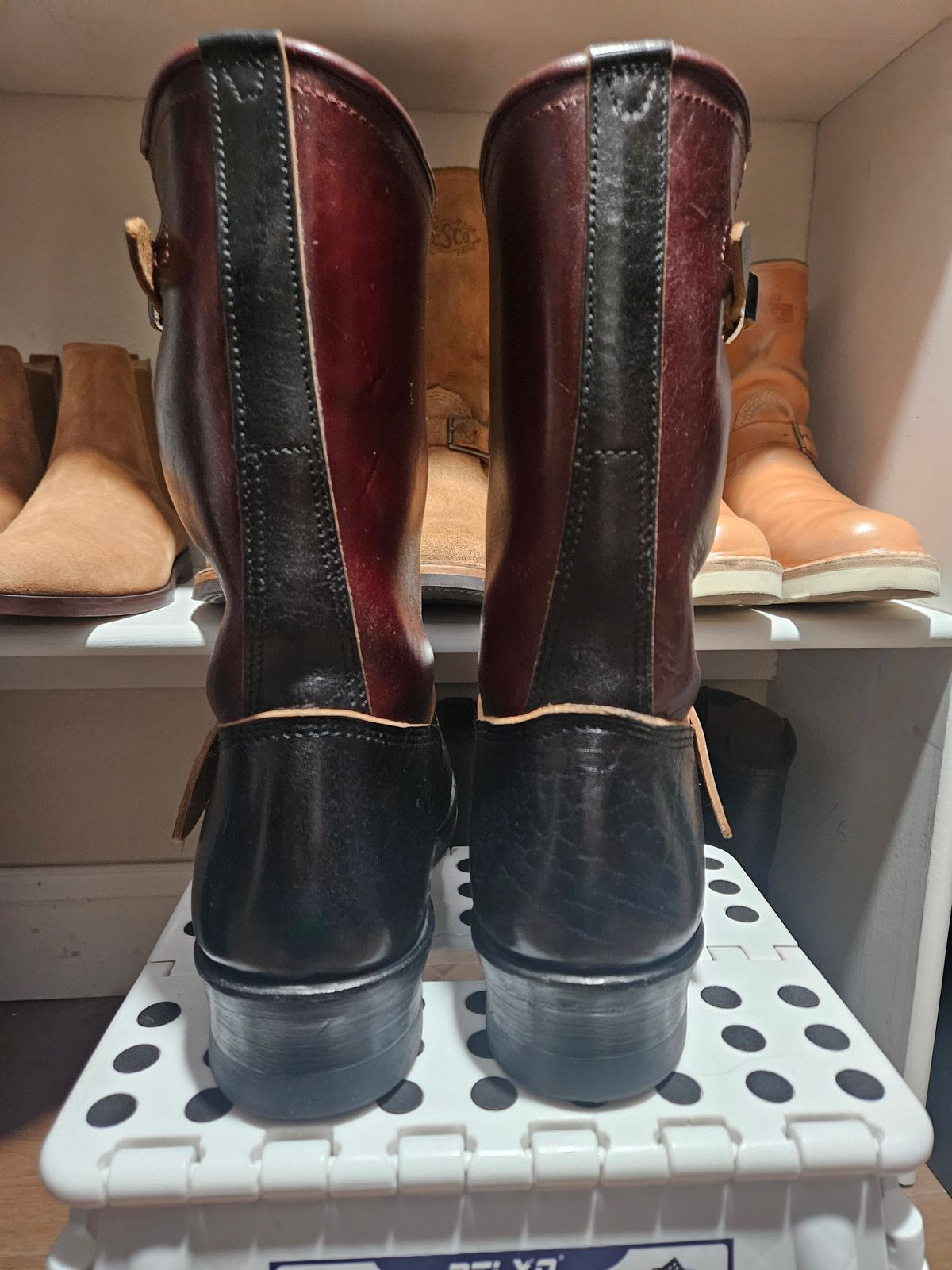 Photo by Adam_C on May 22, 2025 of the John Lofgren Wabash Engineer Boots in Shinki Black Teacore Horsebutt & Shinki Burgundy Oiled Horsebutt.