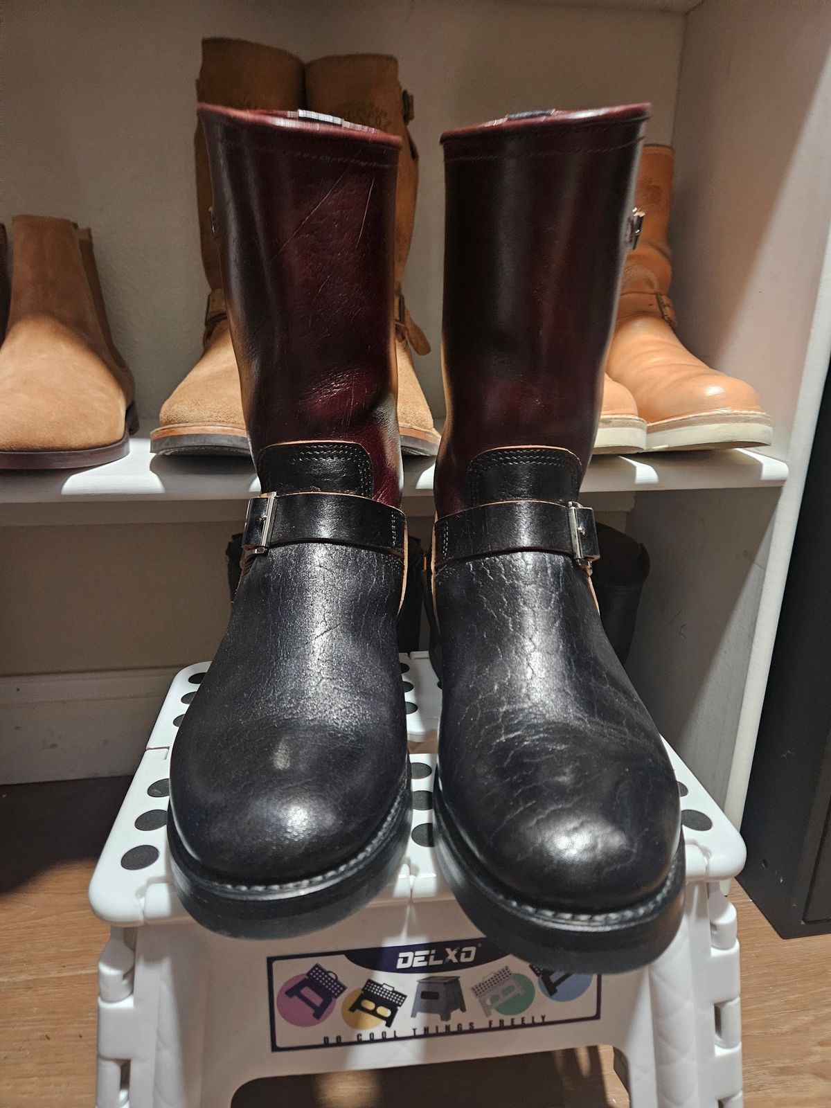 Photo by Adam_C on May 22, 2025 of the John Lofgren Wabash Engineer Boots in Shinki Black Teacore Horsebutt & Shinki Burgundy Oiled Horsebutt.