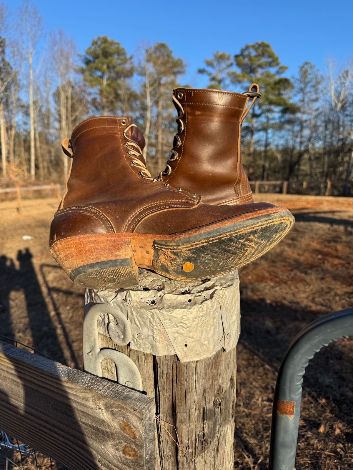 Photo by bearjohn on January 16, 2025 of the Nicks Packer in Horween British Tan Chromexcel.