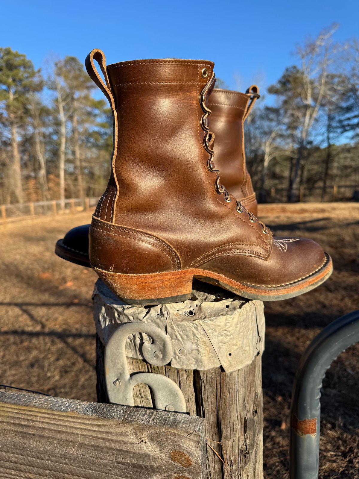 Photo by bearjohn on January 16, 2025 of the Nicks Packer in Horween British Tan Chromexcel.