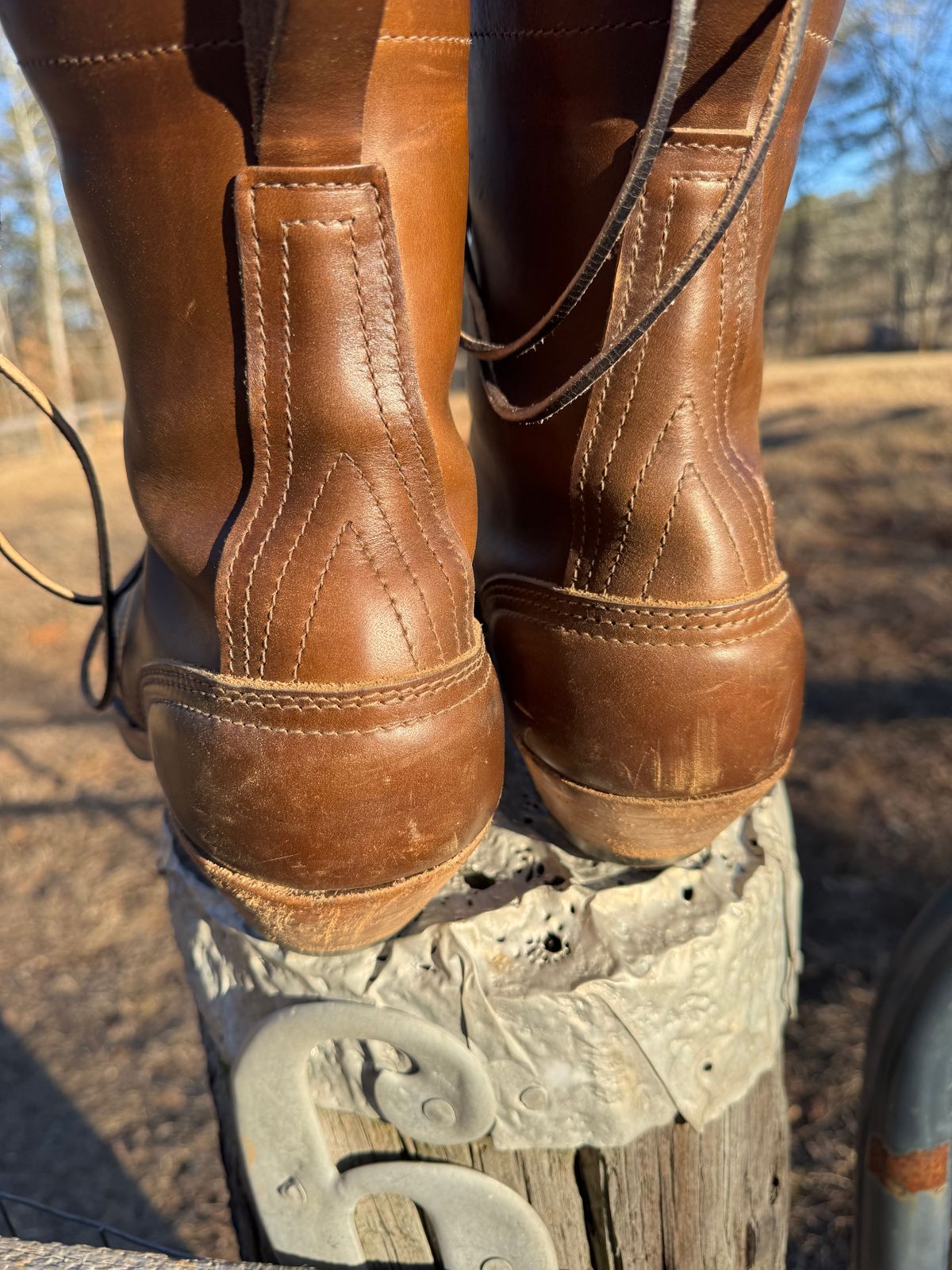 Photo by bearjohn on January 16, 2025 of the Nicks Packer in Horween British Tan Chromexcel.