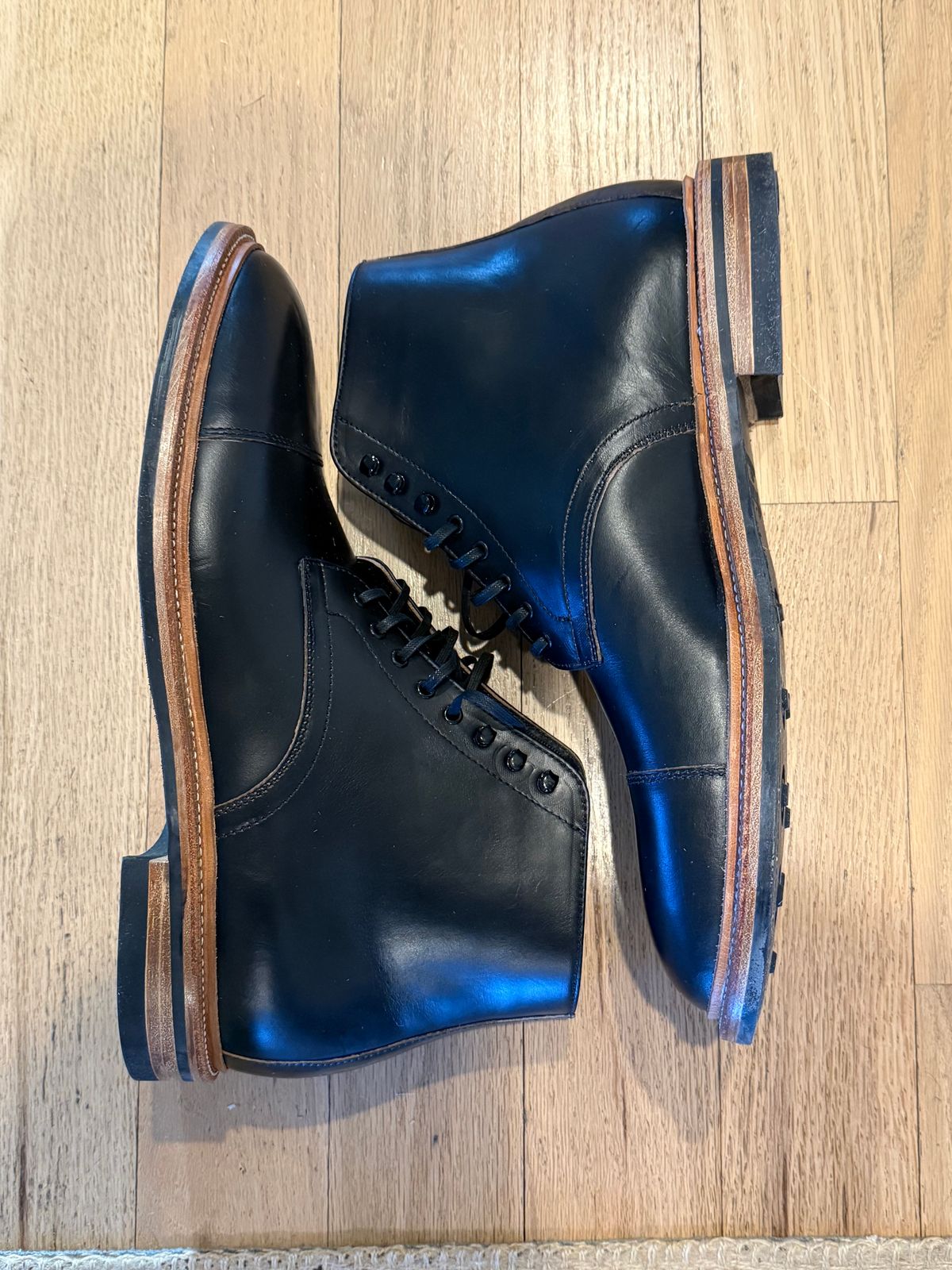 Photo by Martin_K on February 26, 2026 of the Oak Street Bootmakers Lakeshore Boot in Horween Black Chromexcel.