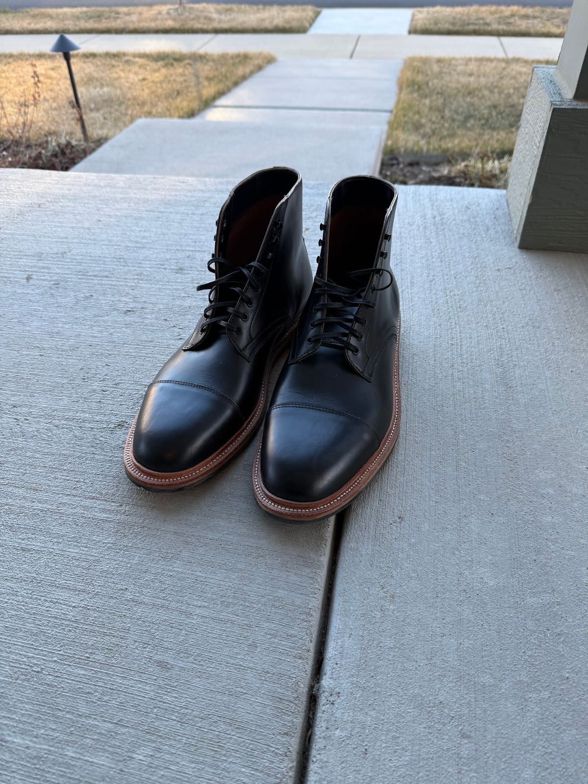 Photo by Martin_K on February 26, 2026 of the Oak Street Bootmakers Lakeshore Boot in Horween Black Chromexcel.