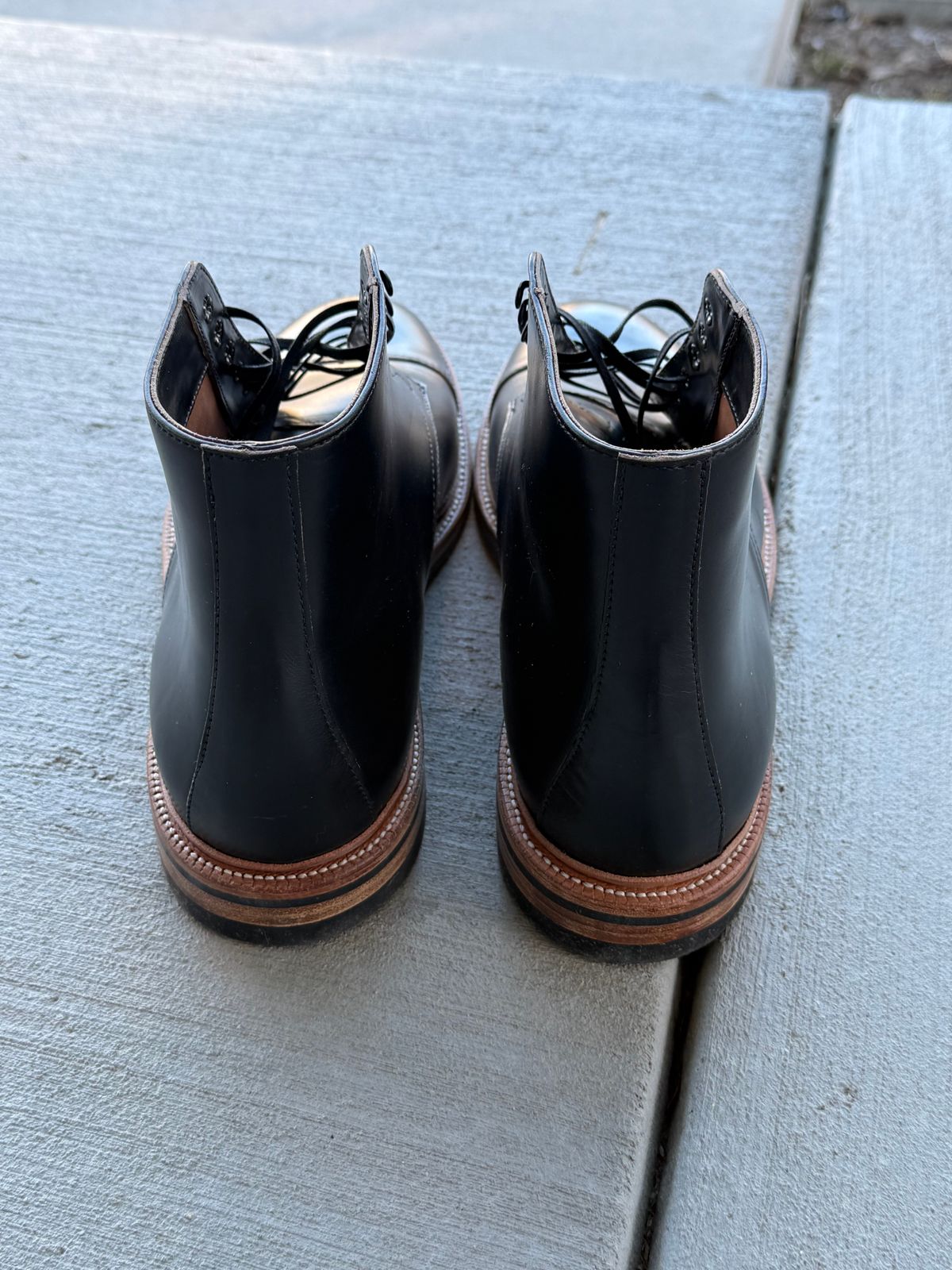 Photo by Martin_K on February 26, 2026 of the Oak Street Bootmakers Lakeshore Boot in Horween Black Chromexcel.