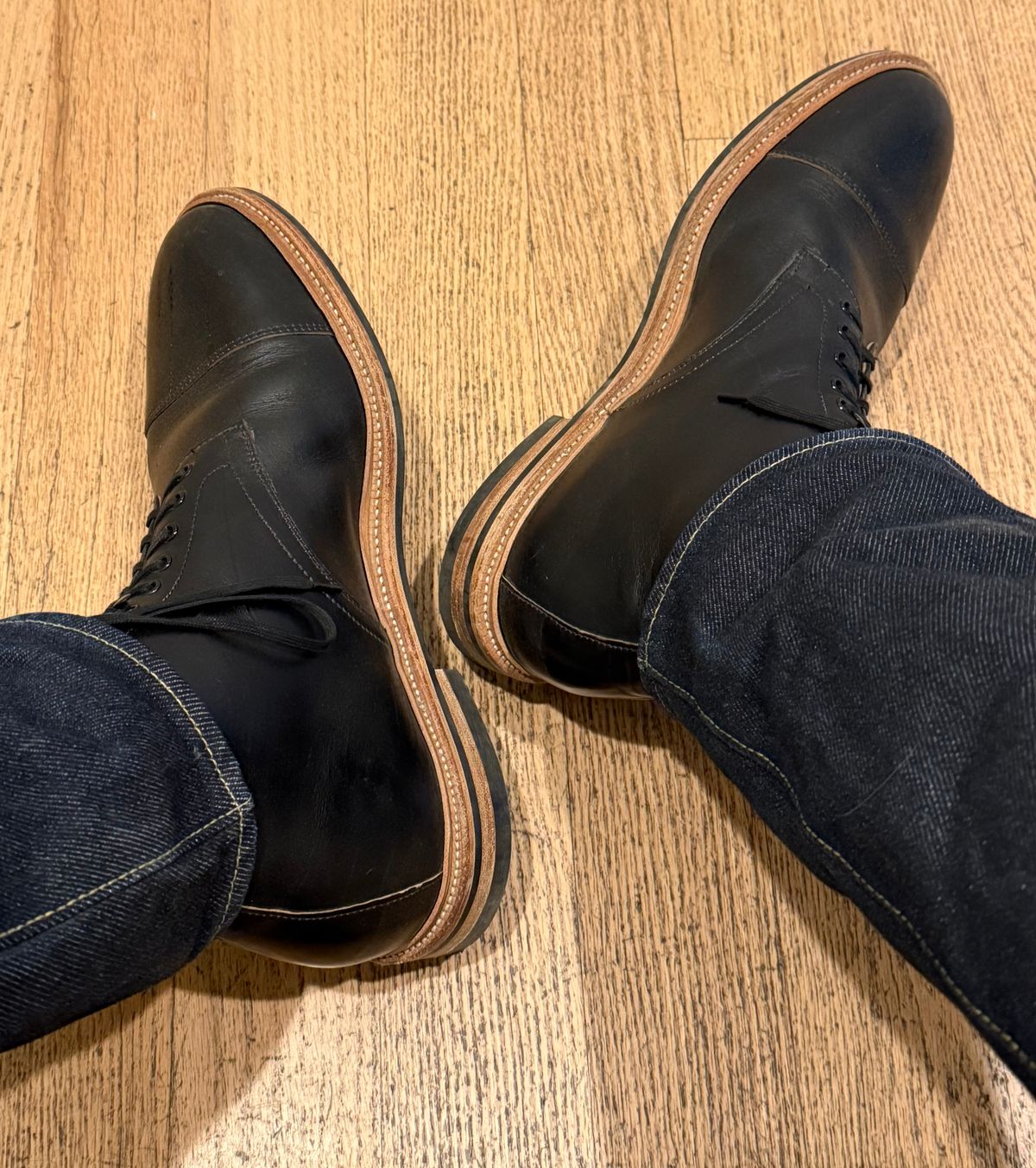 Photo by Martin_K on June 14, 2026 of the Oak Street Bootmakers Lakeshore Boot in Horween Black Chromexcel.